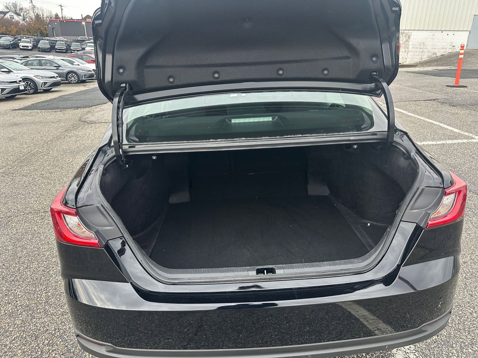 Thumbnail: 2025 Toyota Camry - 30