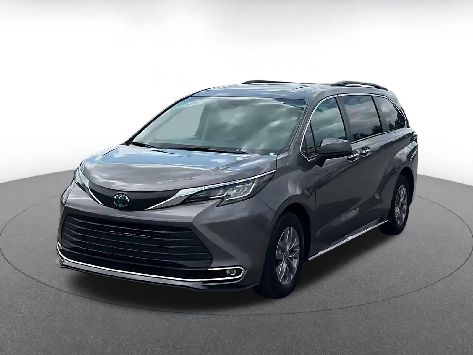 Thumbnail: 2023 Toyota Sienna - 5