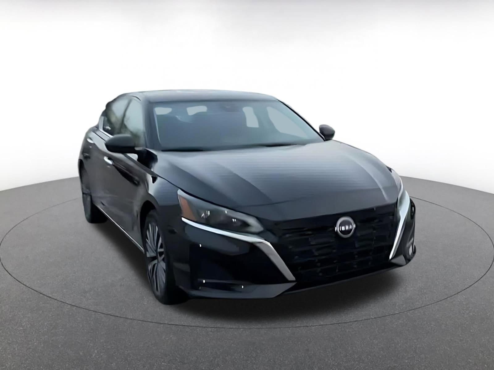 Thumbnail: 2025 Nissan Altima - 3