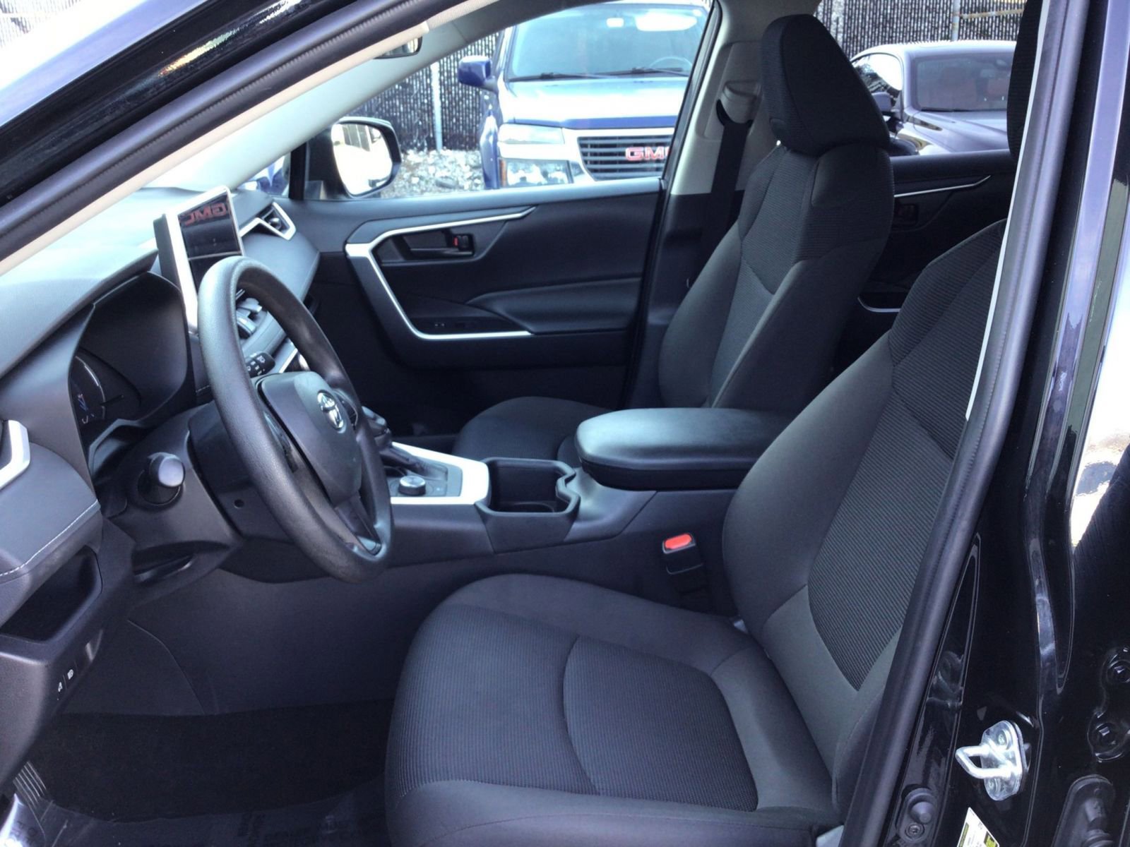 Thumbnail: 2025 Toyota RAV4 - 25