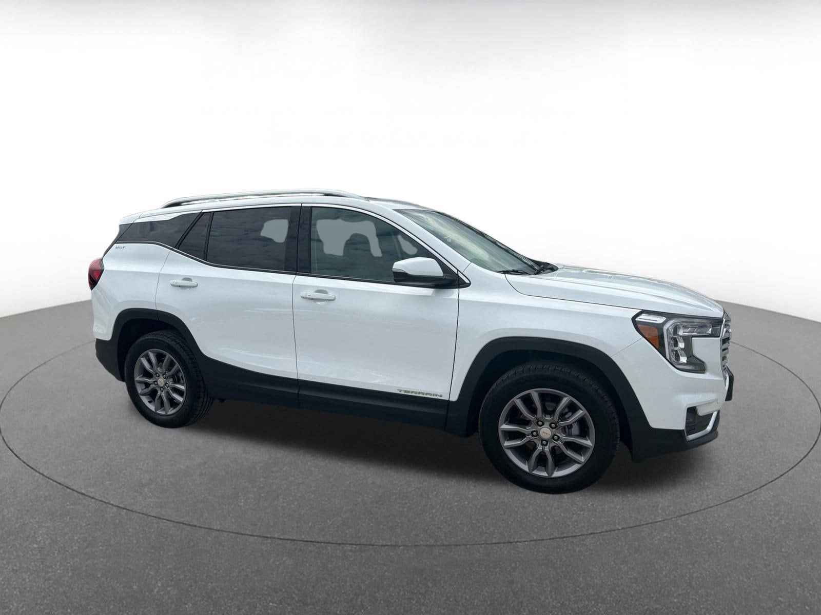 2024 GMC Terrain SLT Hero Image