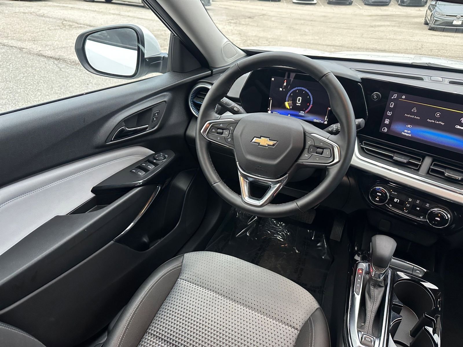 Thumbnail: 2025 Chevrolet Trax - 32