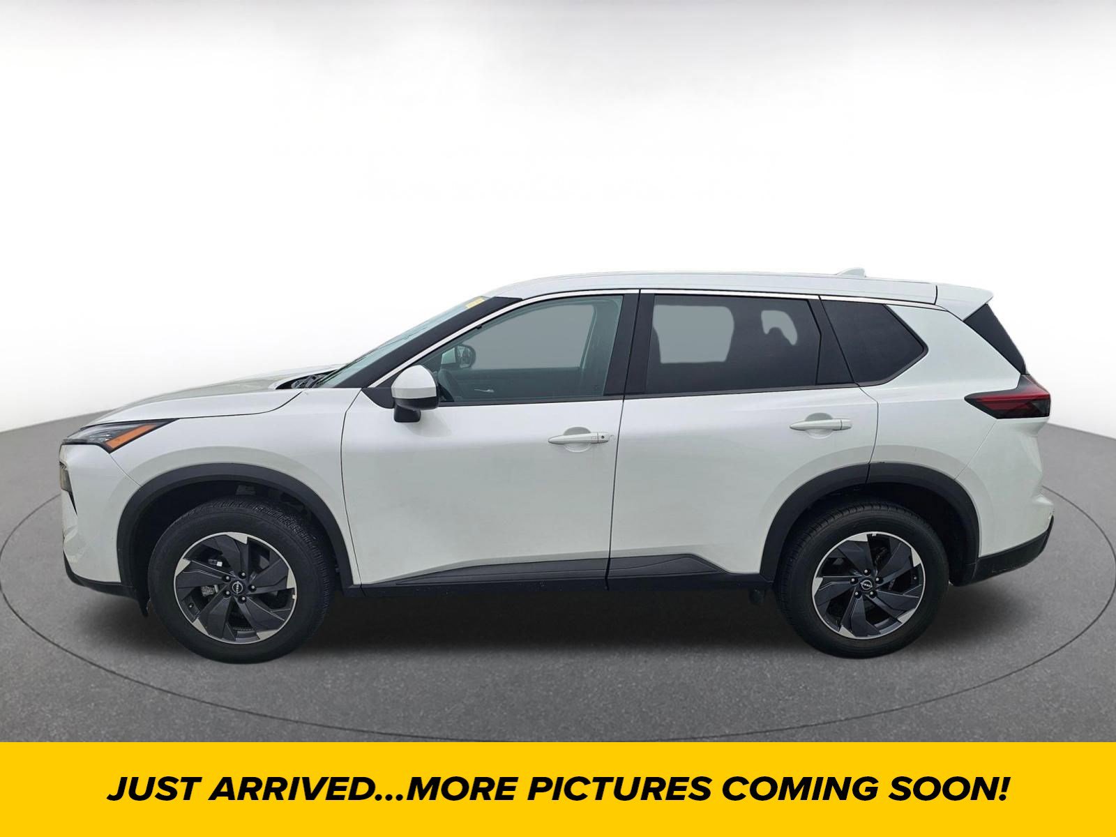 2024 Nissan Rogue SV 4