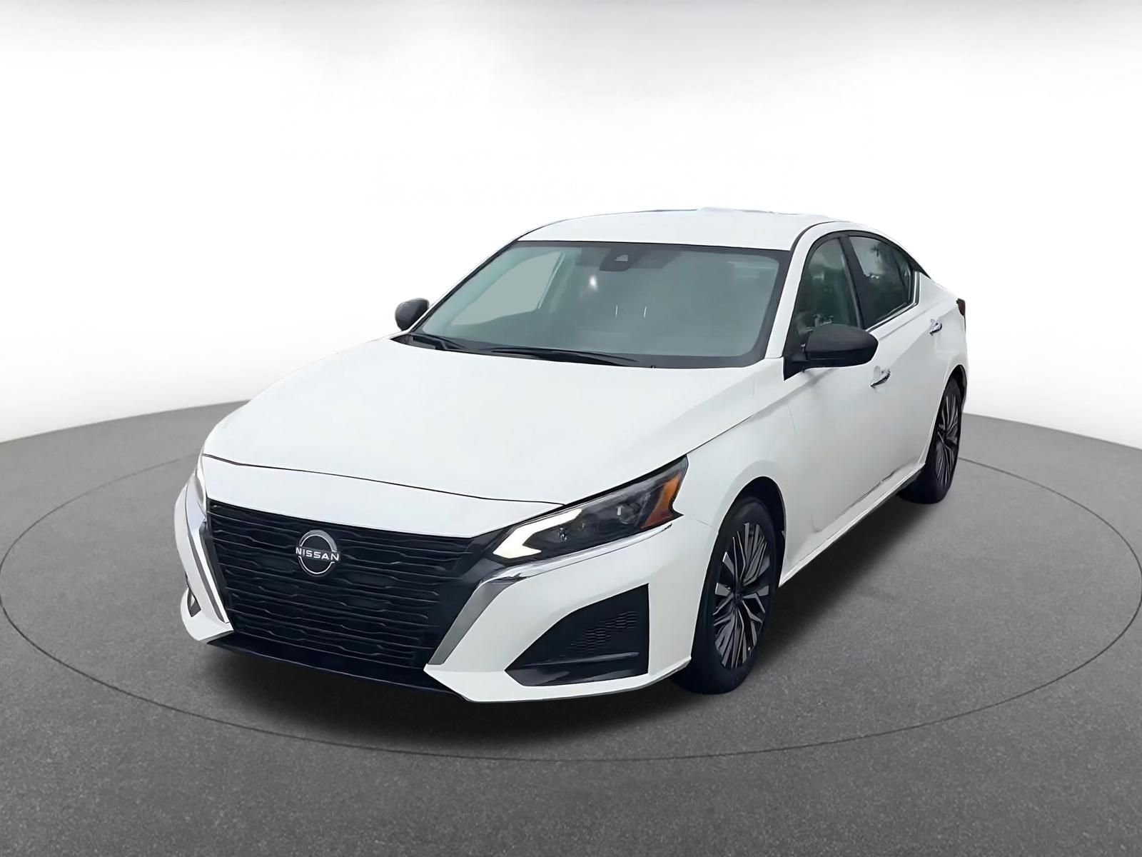 Thumbnail: 2025 Nissan Altima - 7