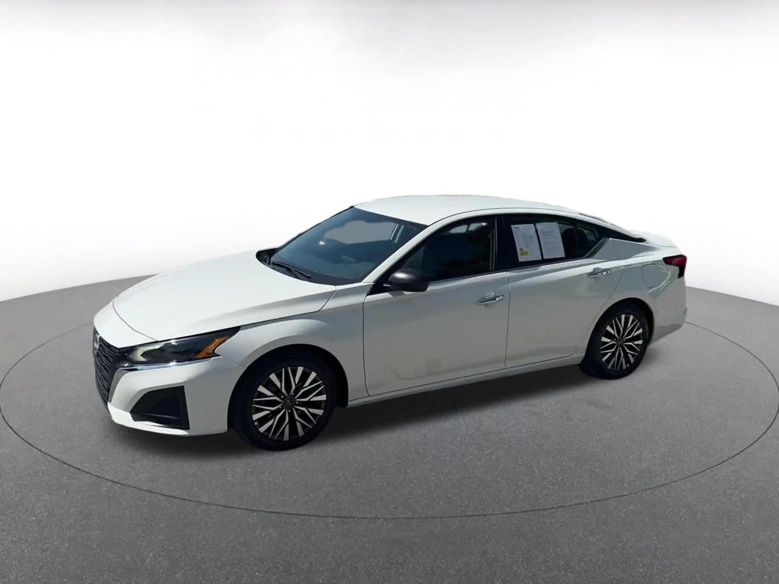 Thumbnail: 2025 Nissan Altima - 8
