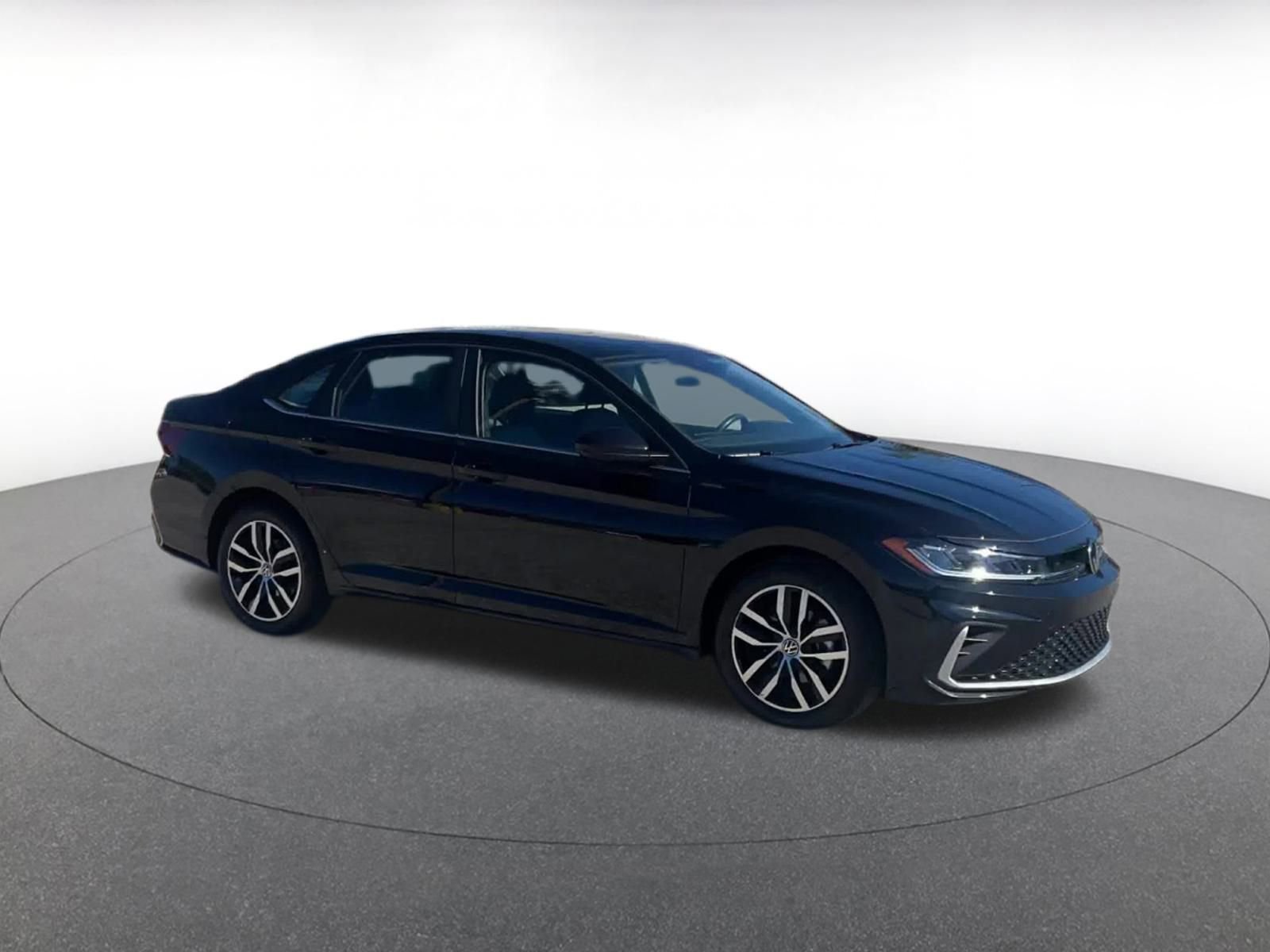 Thumbnail: 2025 Volkswagen Jetta - 2