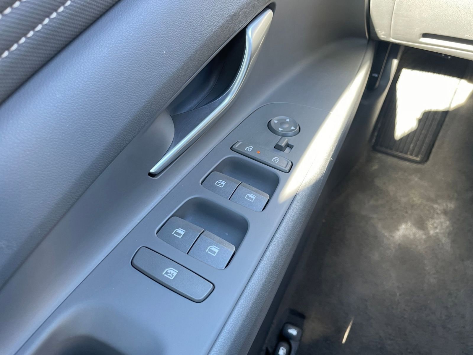 Thumbnail: 2025 Hyundai Elantra - 18