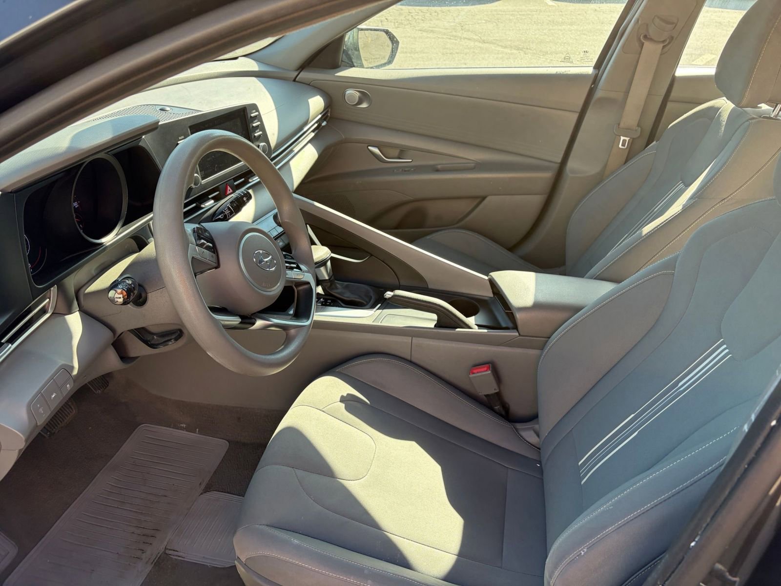 Thumbnail: 2023 Hyundai Elantra - 25