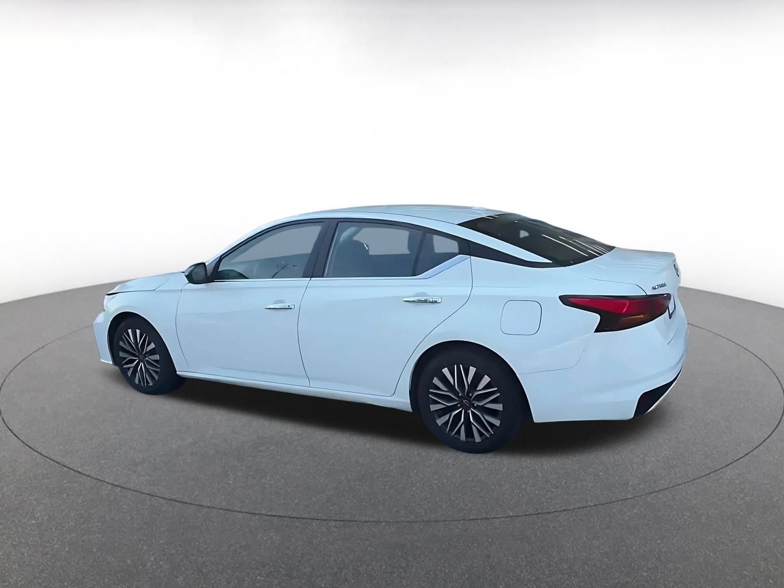 Thumbnail: 2025 Nissan Altima - 8