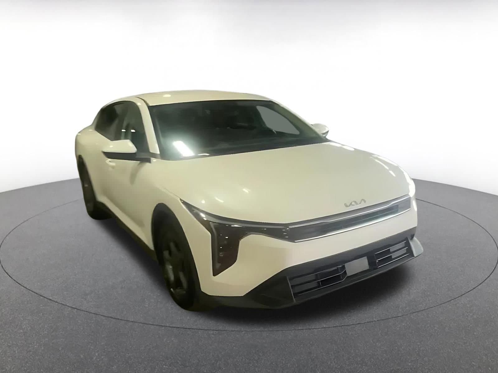 Thumbnail: 2025 Kia K4 - 3