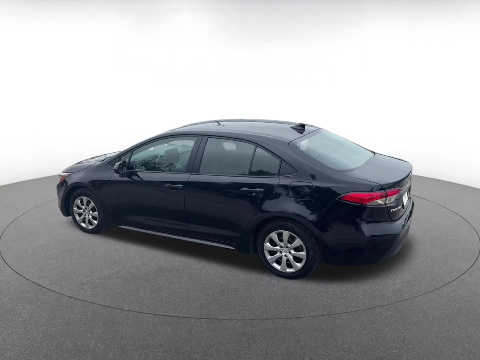 Thumbnail: 2025 Toyota Corolla - 10