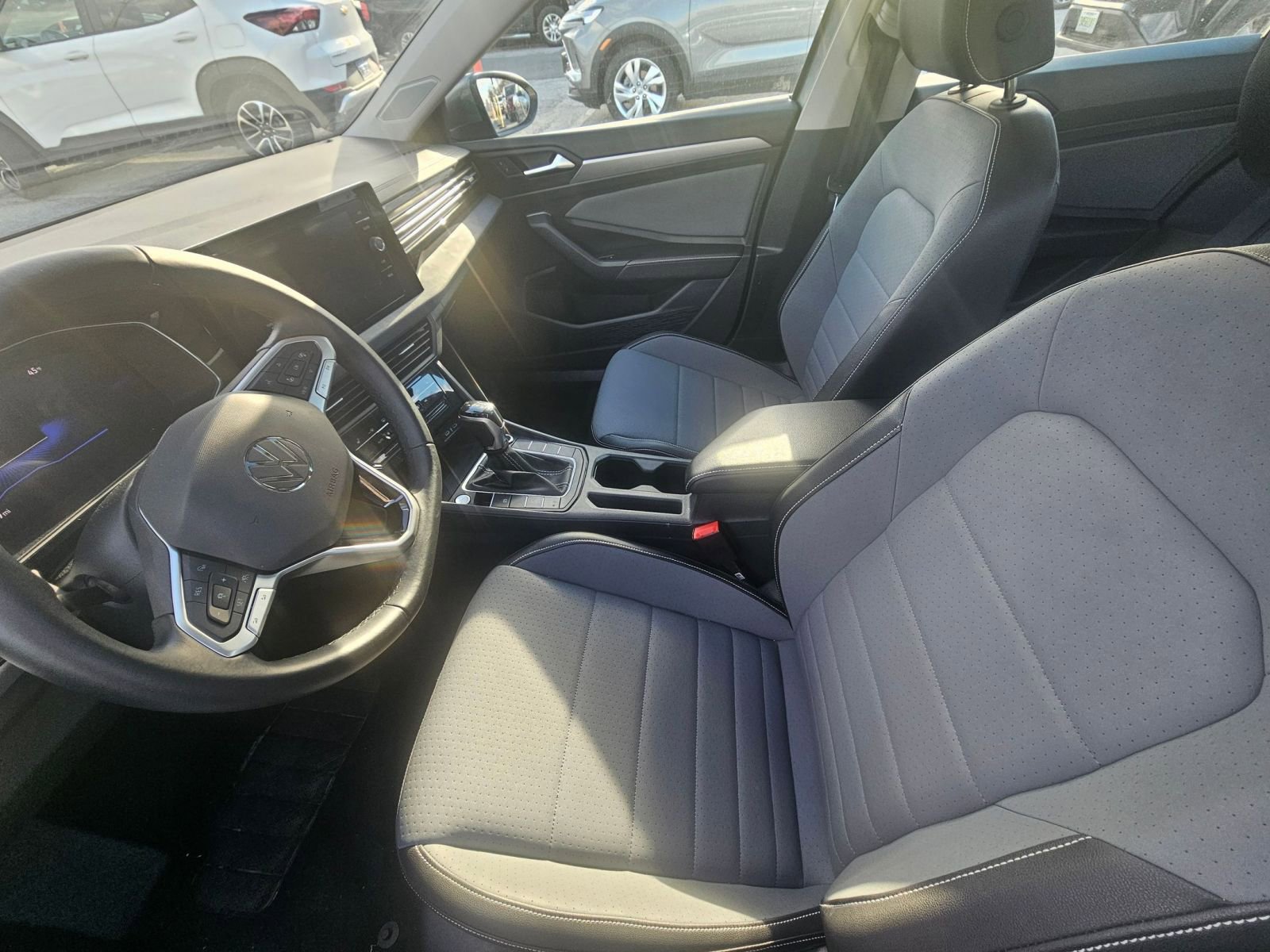 Thumbnail: 2025 Volkswagen Jetta - 9