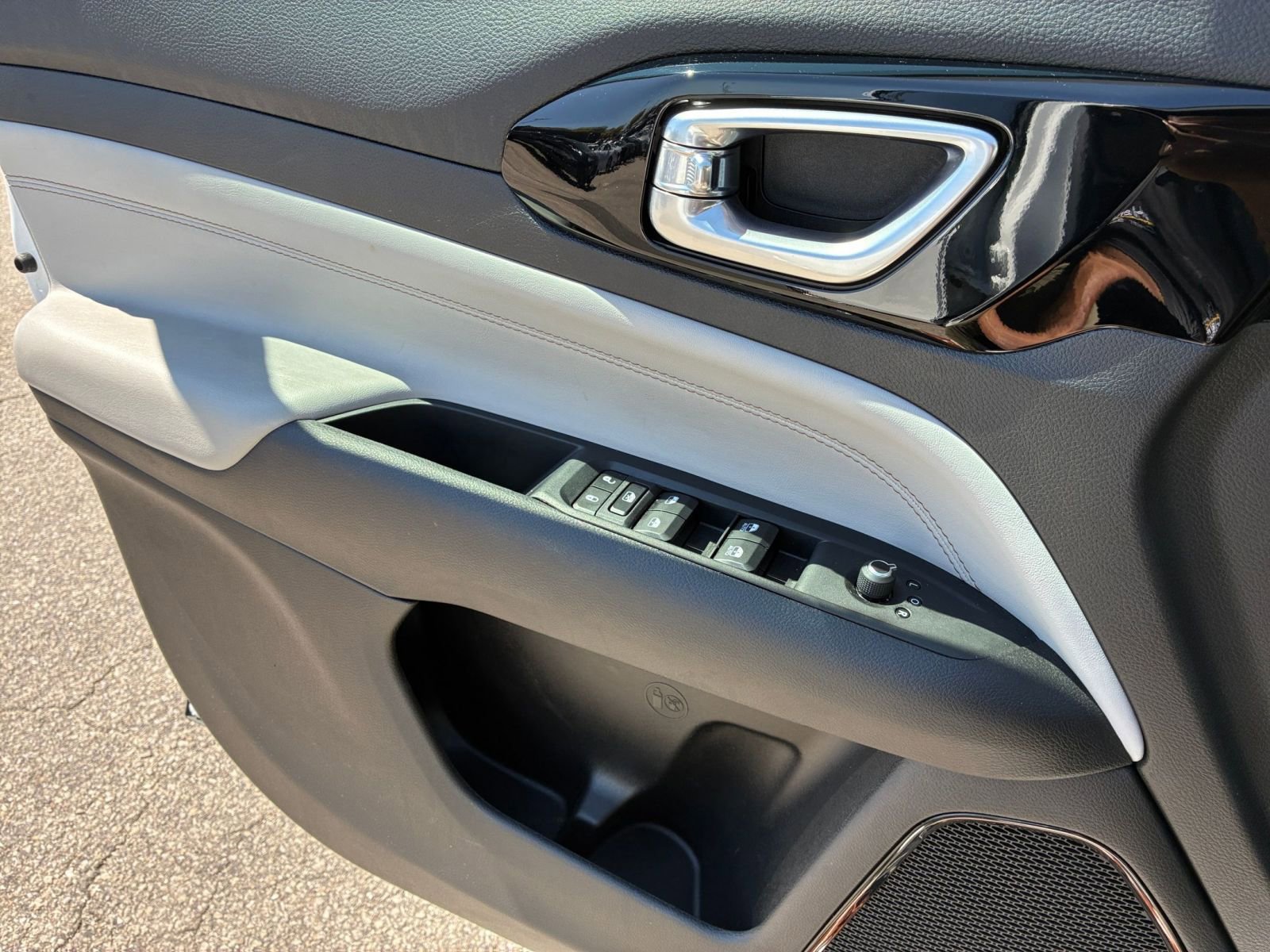 Thumbnail: 2025 Jeep Compass - 18