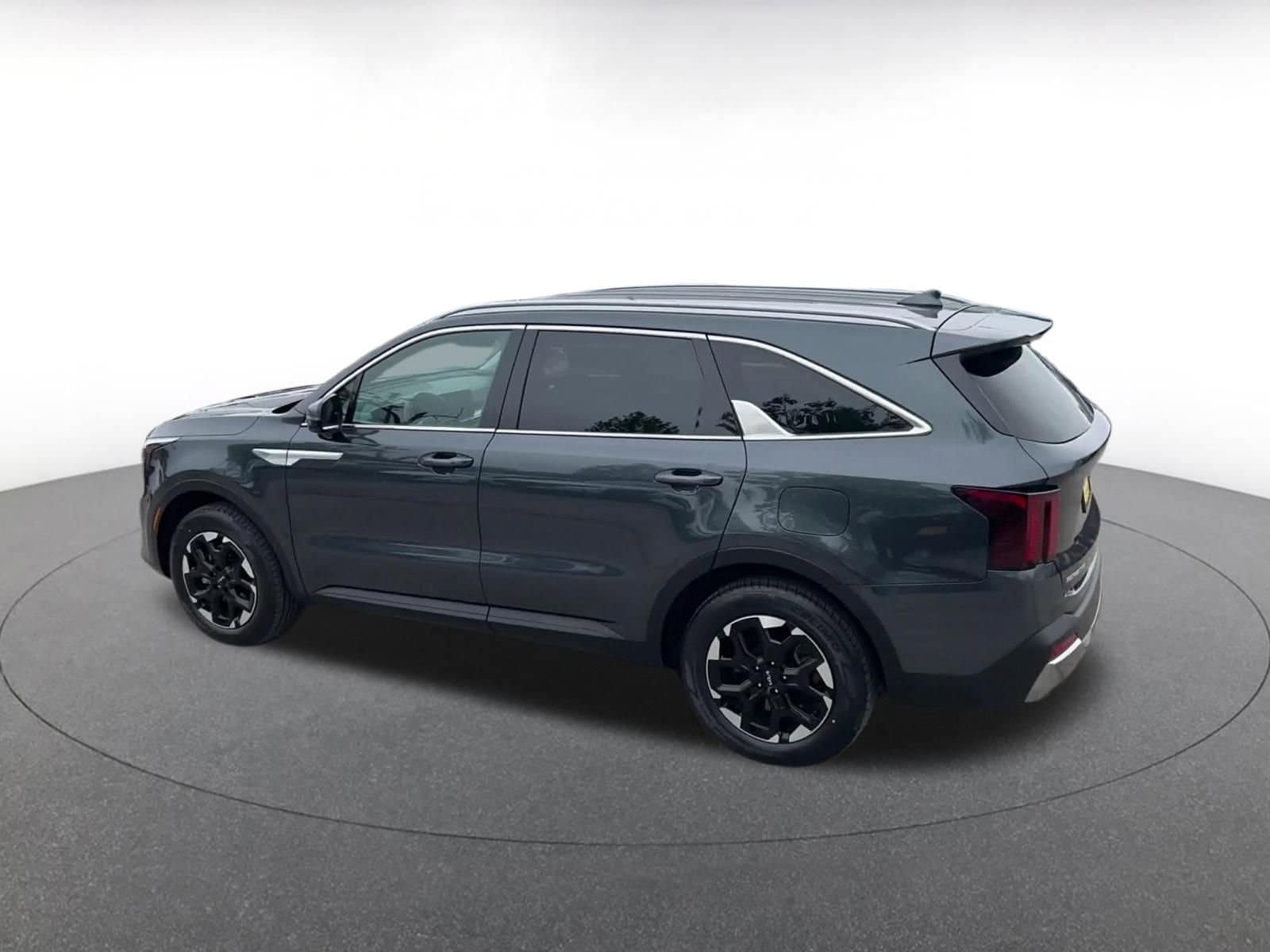 Thumbnail: 2024 Kia Sorento - 10