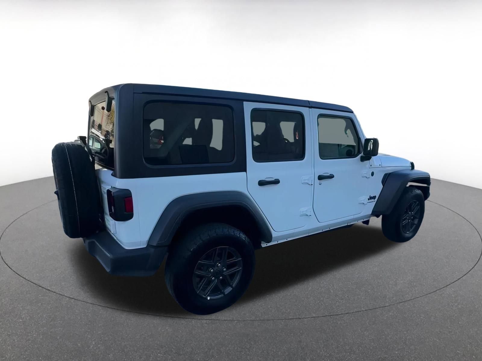 Thumbnail: 2025 Jeep Wrangler - 15