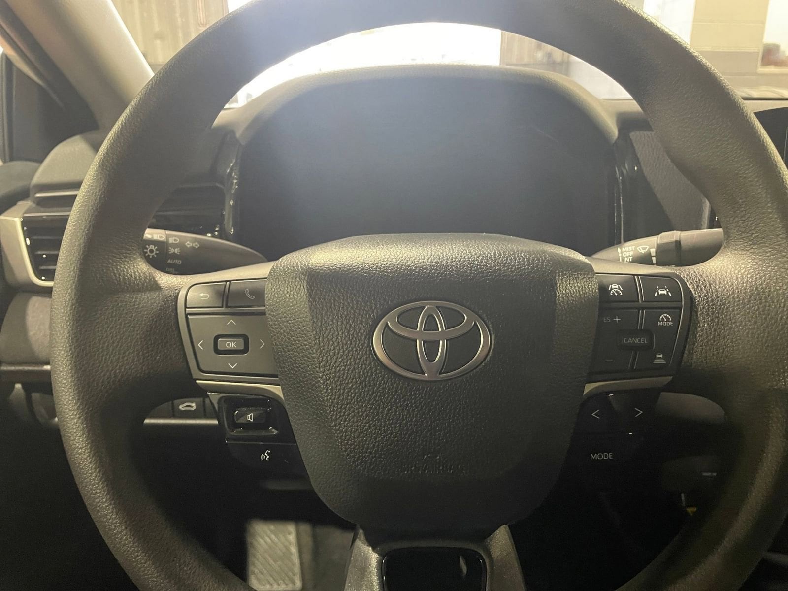 Thumbnail: 2025 Toyota Camry - 27