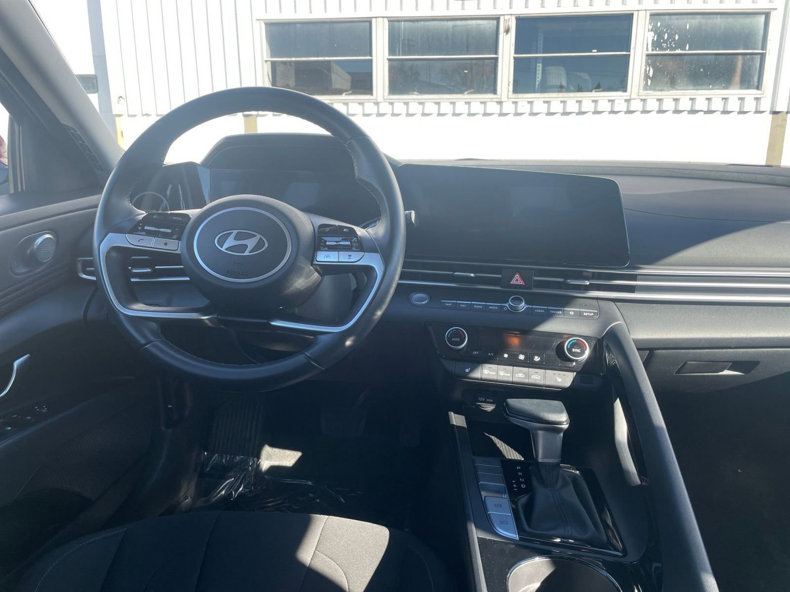 Thumbnail: 2025 Hyundai Elantra - 33