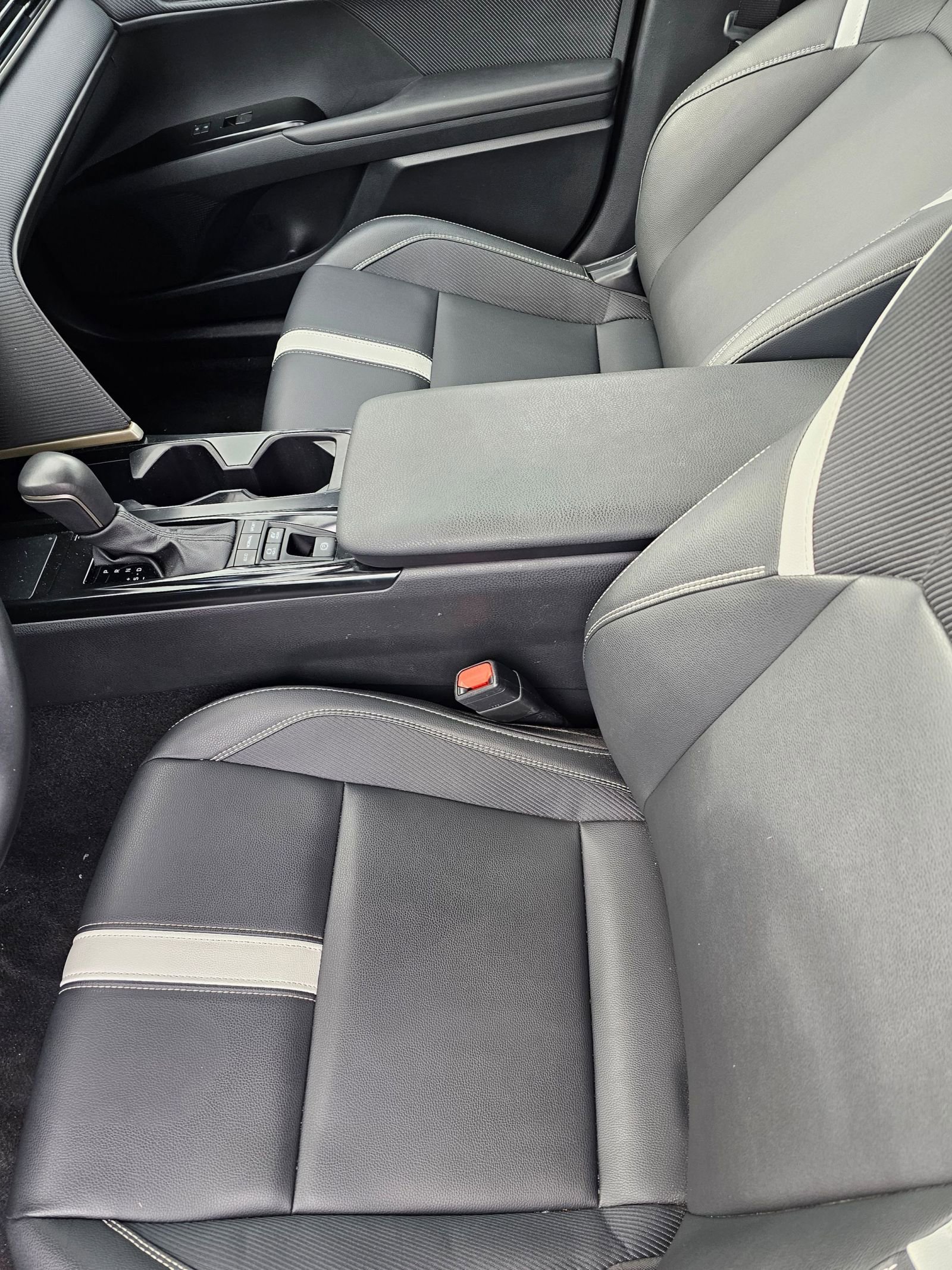 Thumbnail: 2025 Toyota Camry - 9