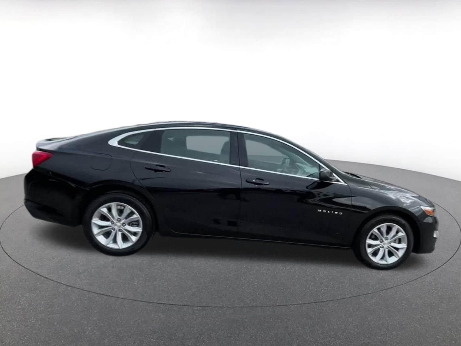 Thumbnail: 2024 Chevrolet Malibu - 16