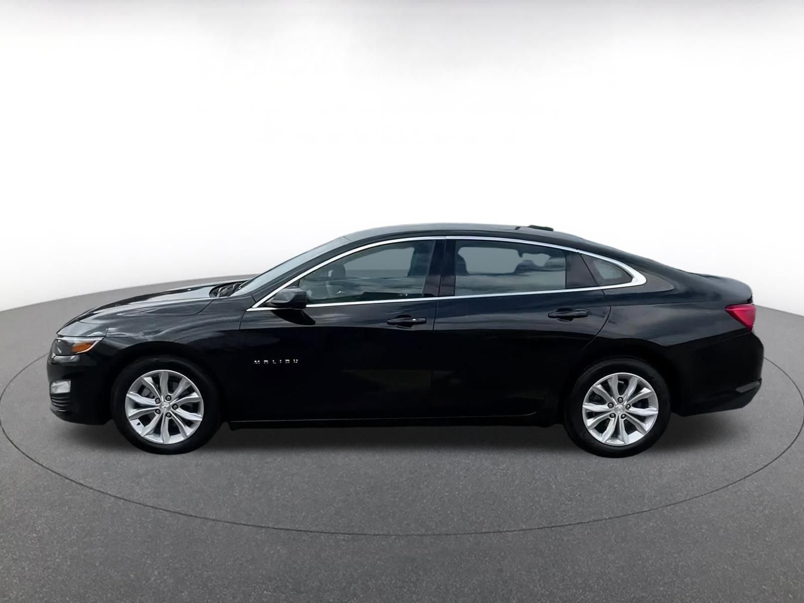 Thumbnail: 2024 Chevrolet Malibu - 8