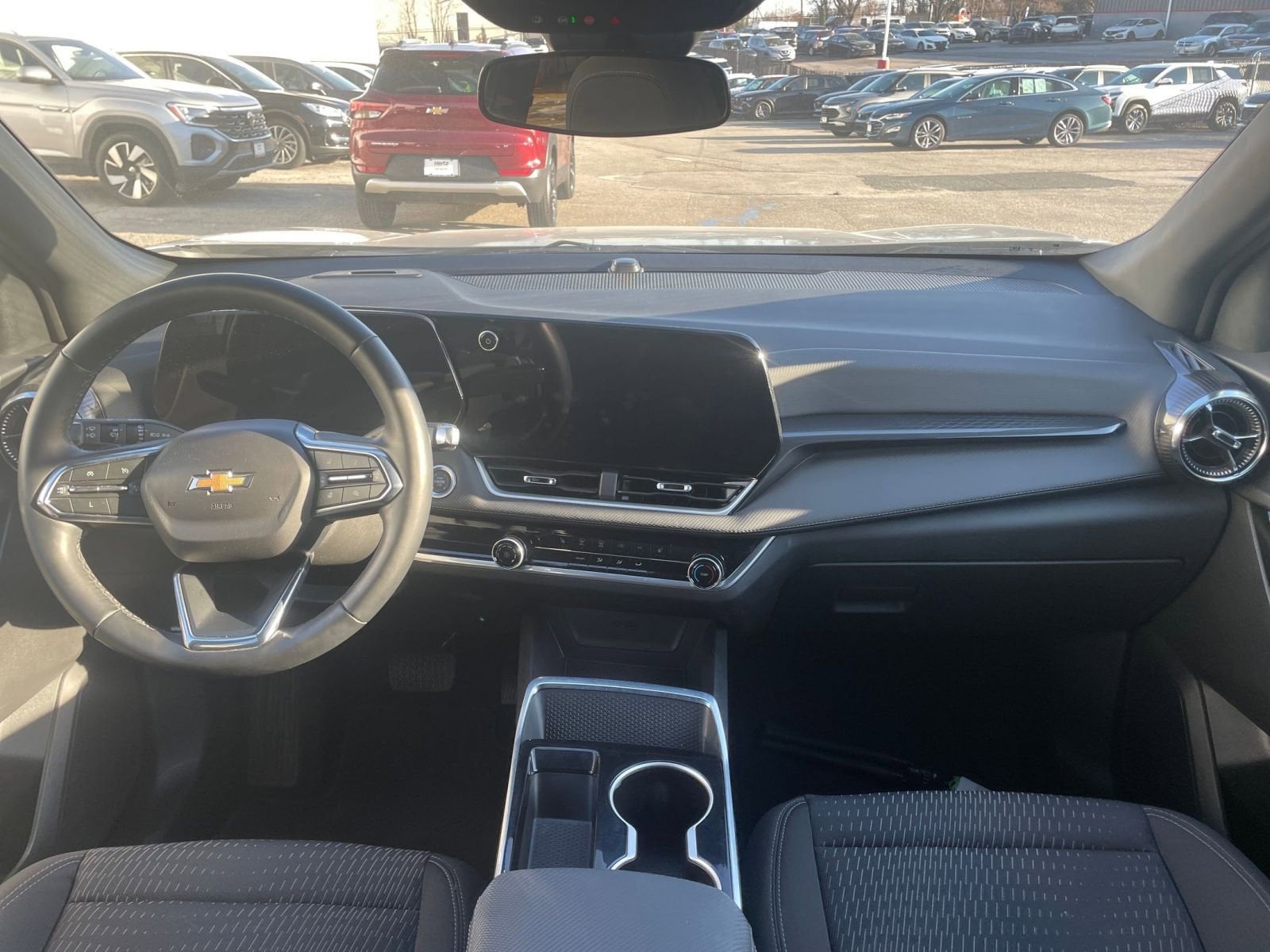 Thumbnail: 2025 Chevrolet Equinox - 32