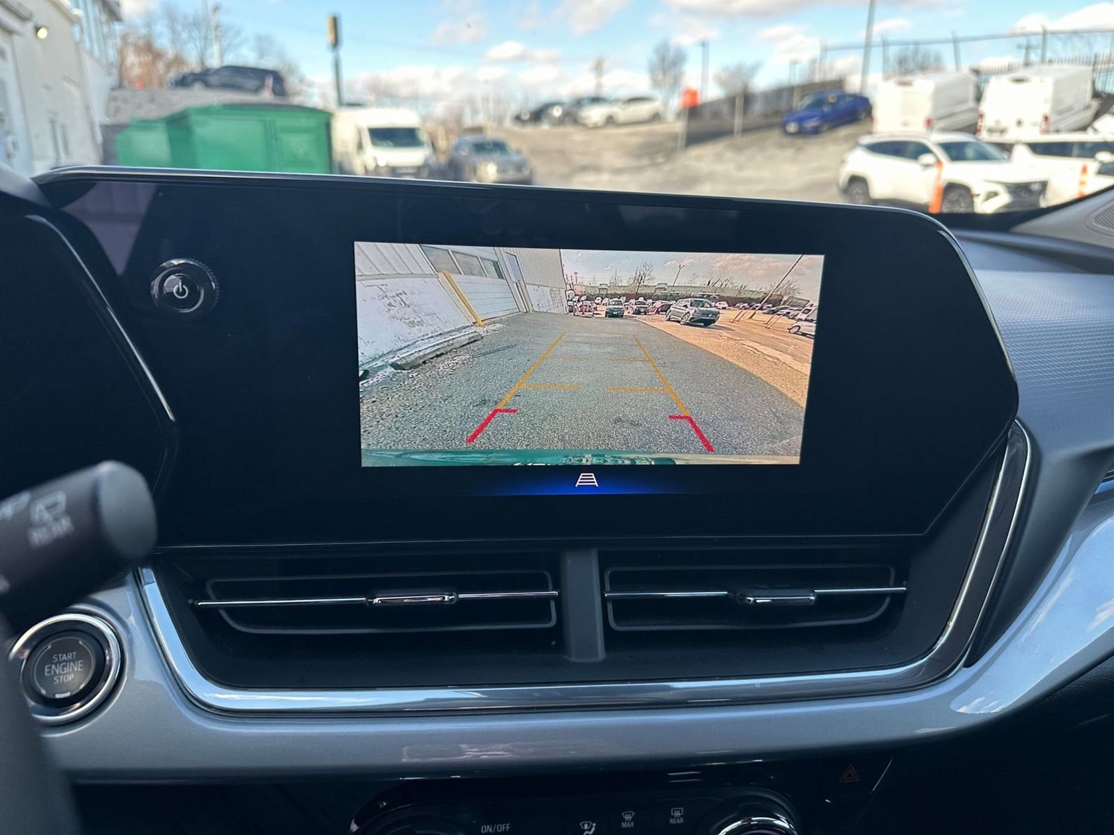 Thumbnail: 2025 Chevrolet Trax - 17