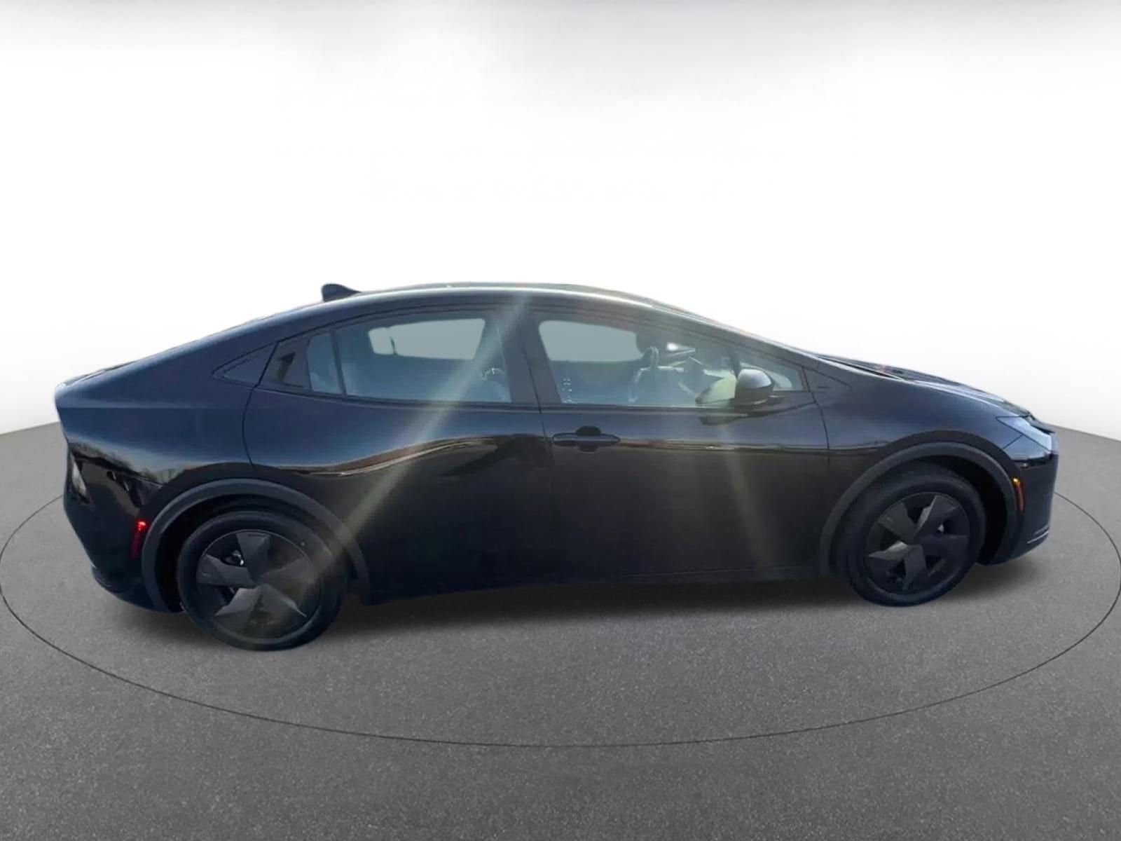 Thumbnail: 2025 Toyota Prius - 17