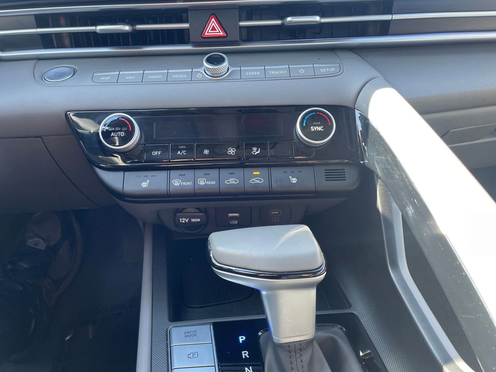 Thumbnail: 2025 Hyundai Elantra - 17