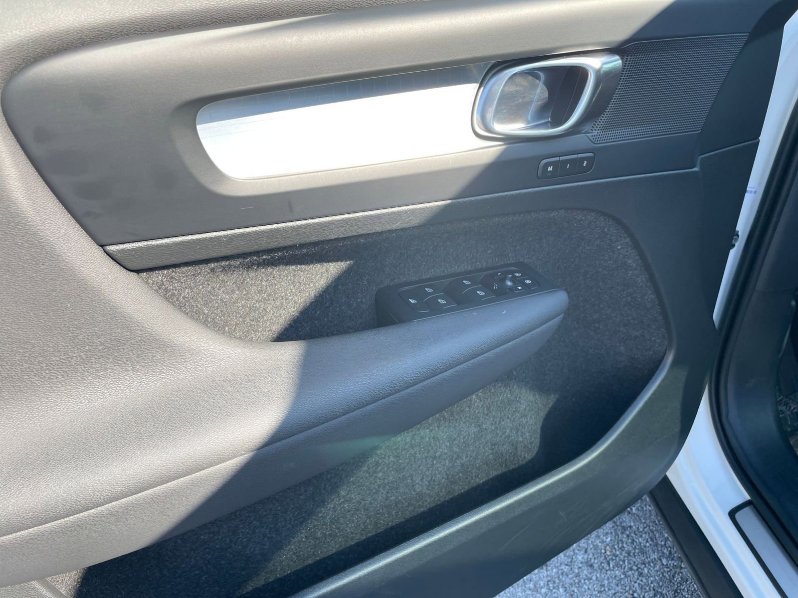 Thumbnail: 2024 Volvo XC40 - 20