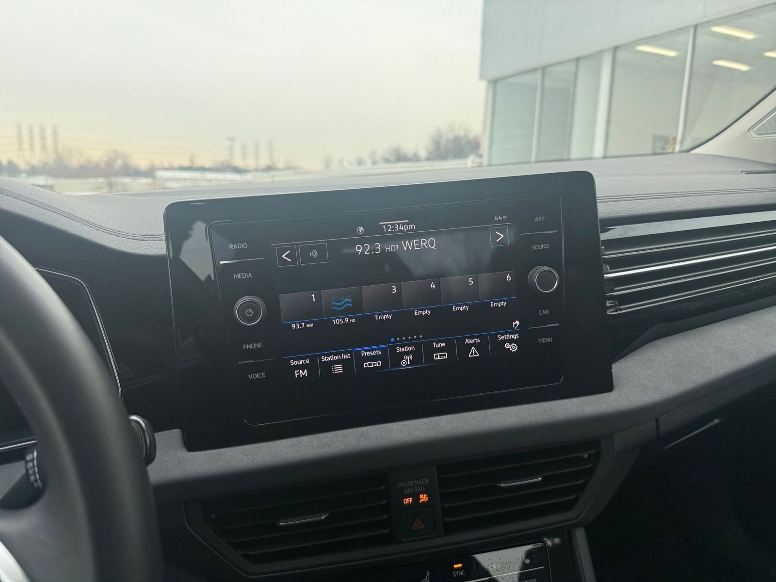 Thumbnail: 2025 Volkswagen Jetta - 17