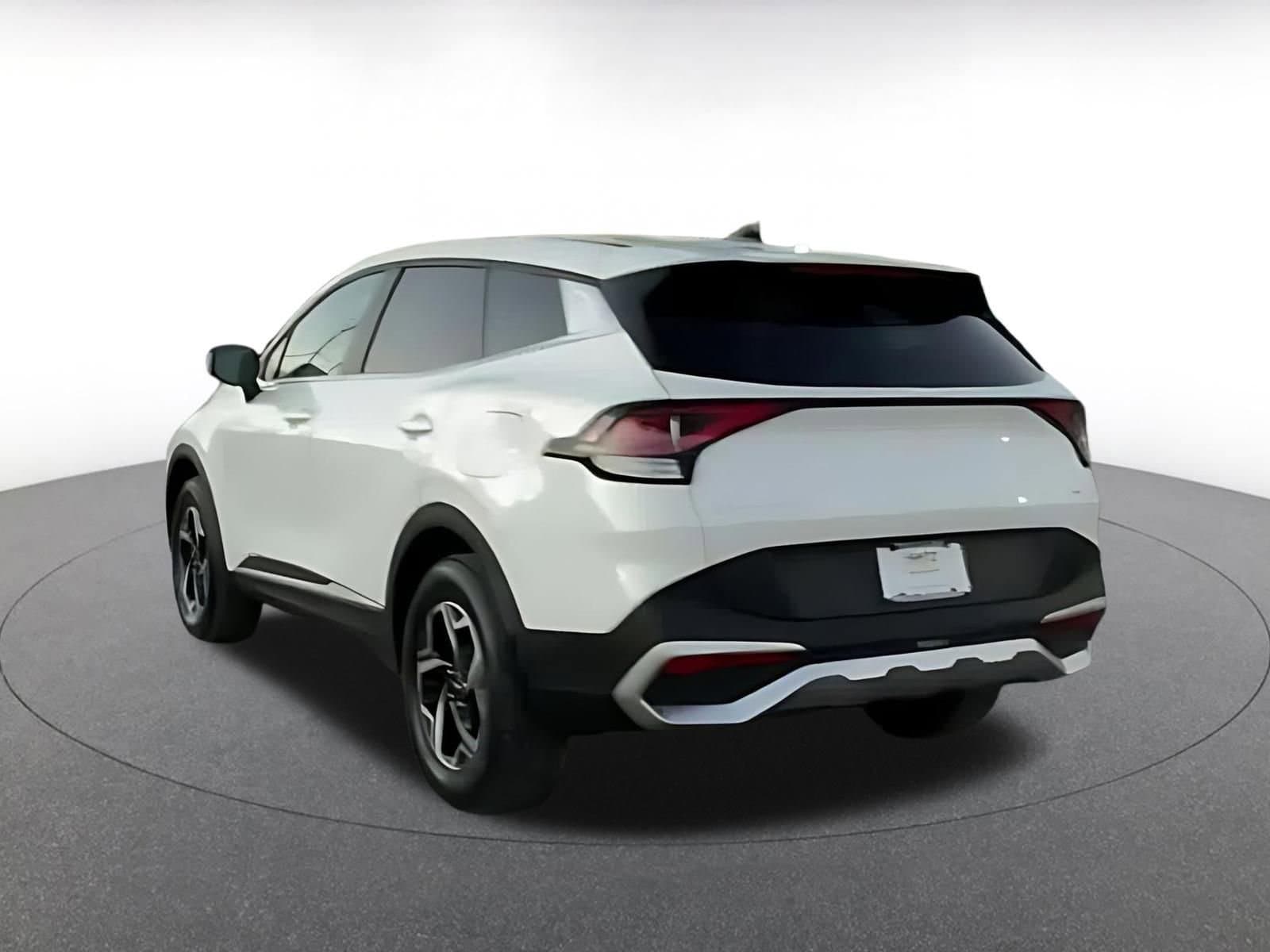 Thumbnail: 2023 Kia Sportage - 10