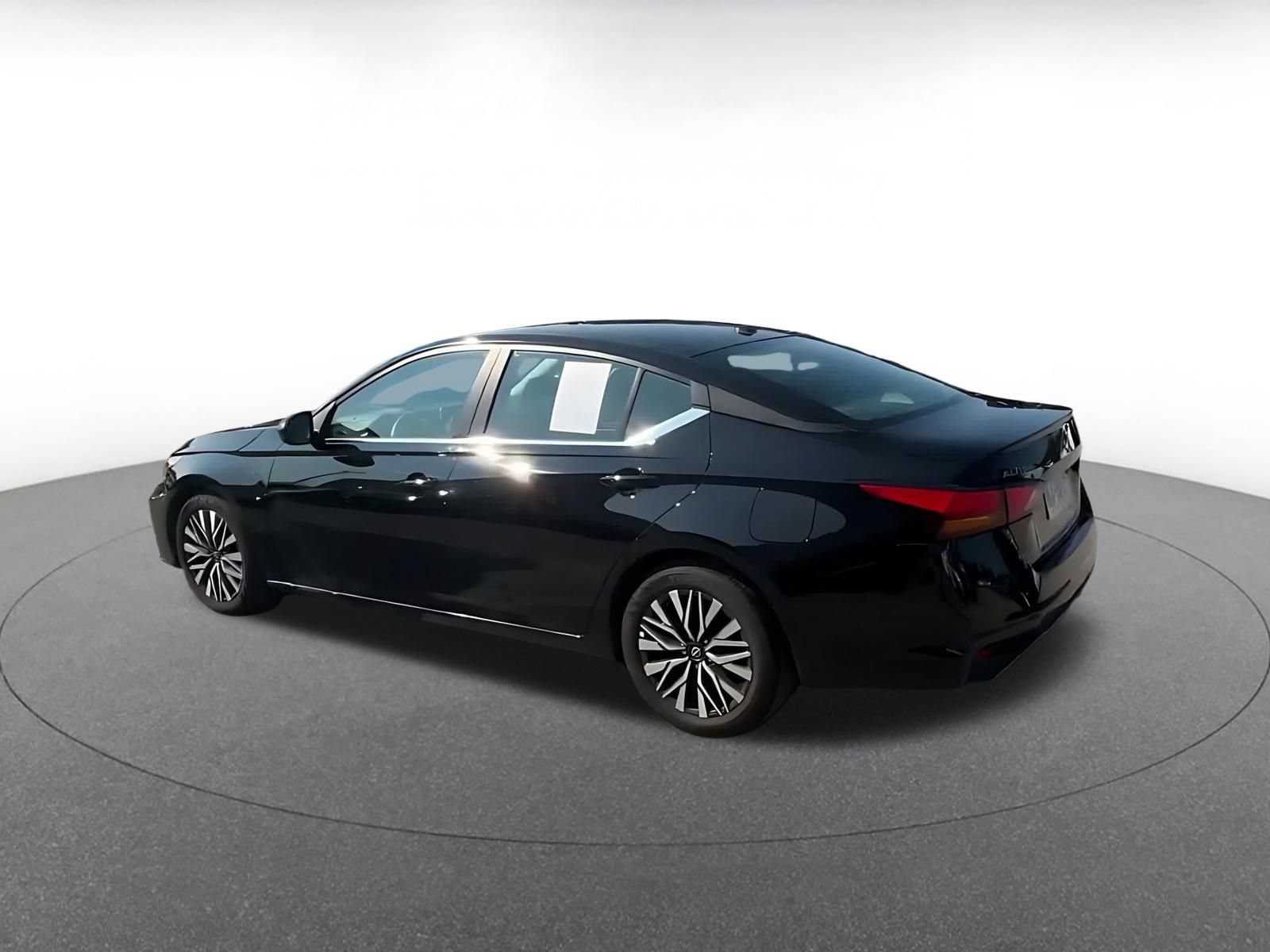 Thumbnail: 2026 Nissan Altima - 10