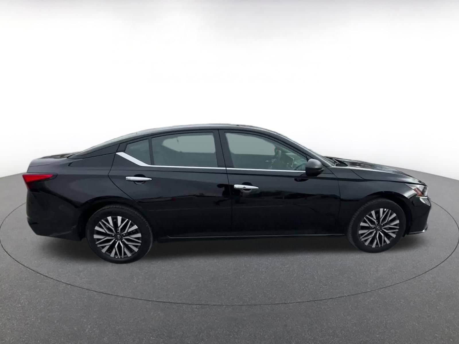 Thumbnail: 2025 Nissan Altima - 16