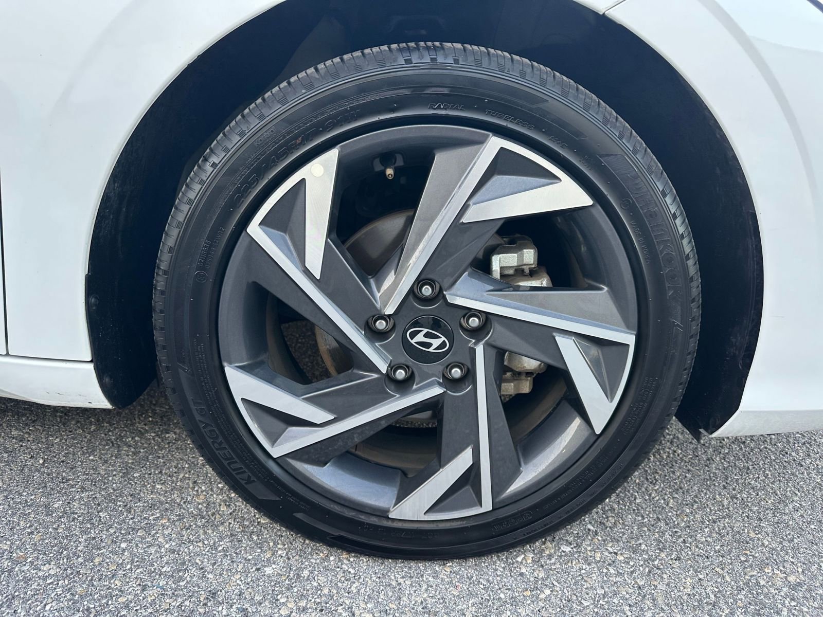 Thumbnail: 2025 Hyundai Elantra - 28