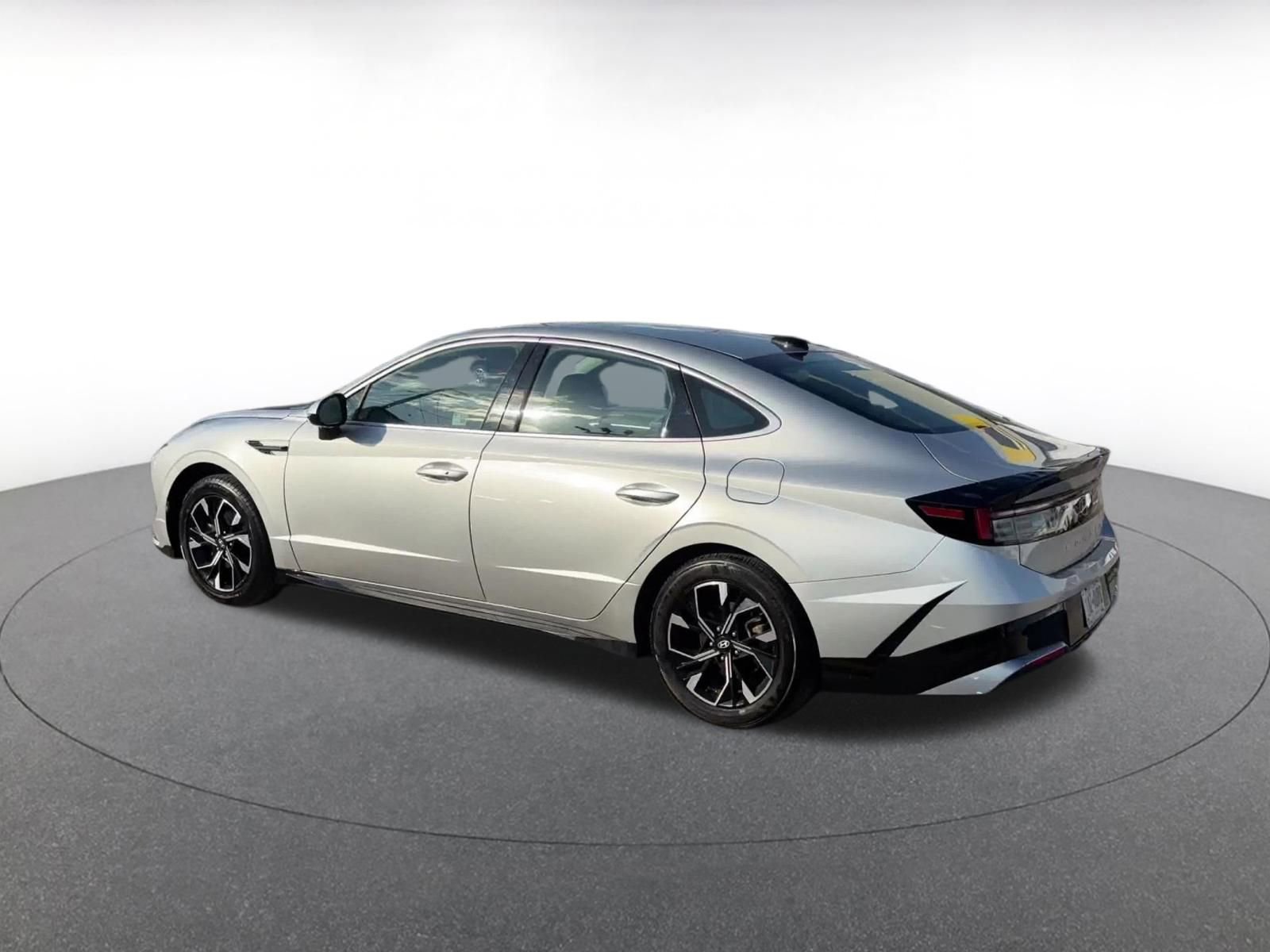 Thumbnail: 2025 Hyundai Sonata - 10