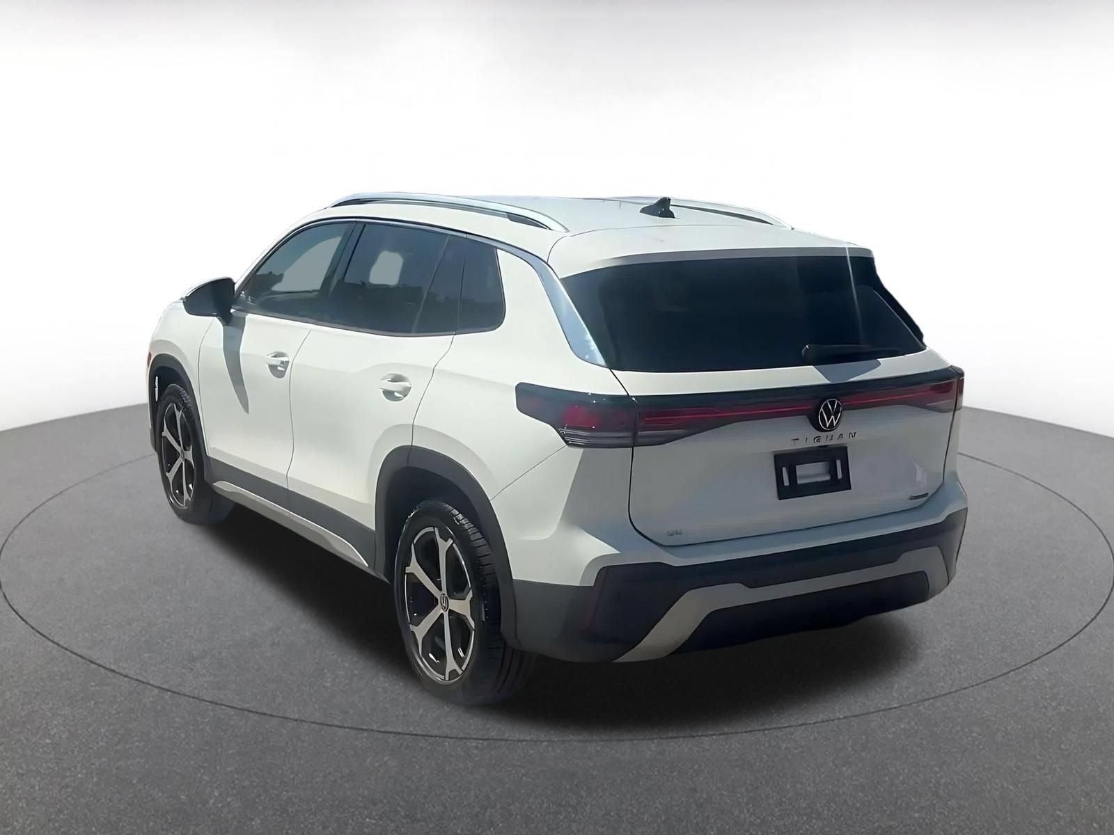 Thumbnail: 2026 Volkswagen Tiguan - 10