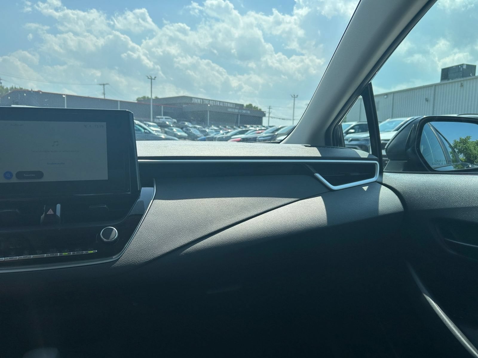 Thumbnail: 2025 Toyota Corolla - 30