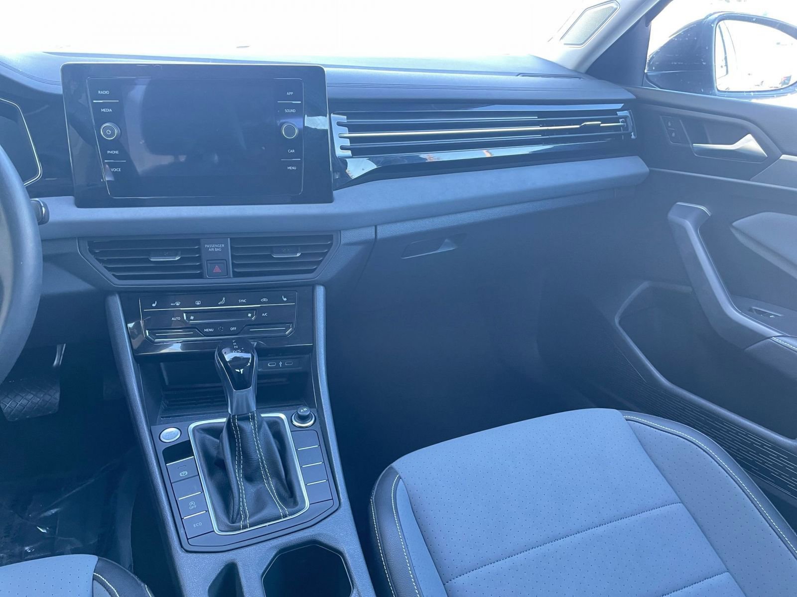 Thumbnail: 2025 Volkswagen Jetta - 35