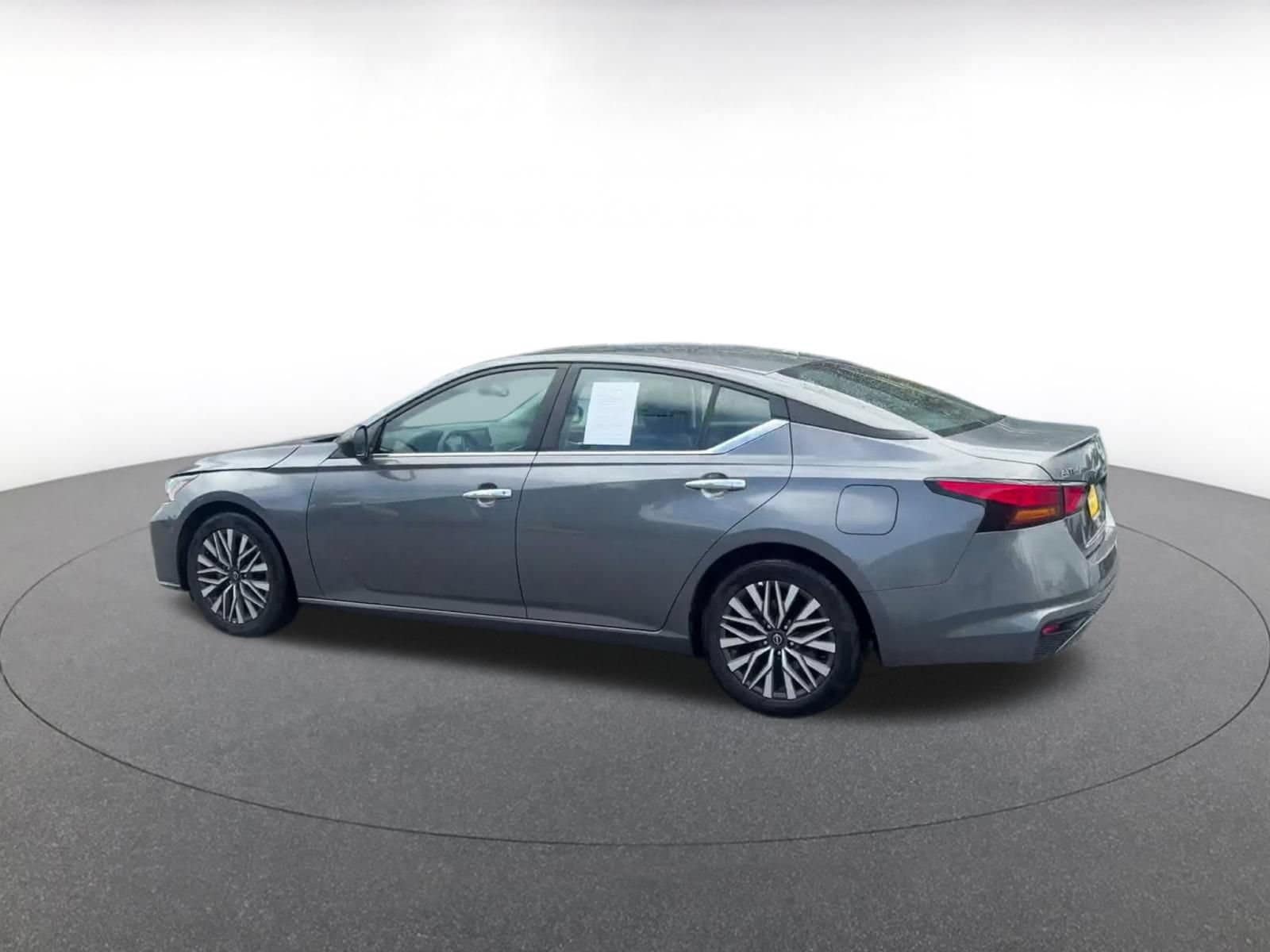 Thumbnail: 2025 Nissan Altima - 9