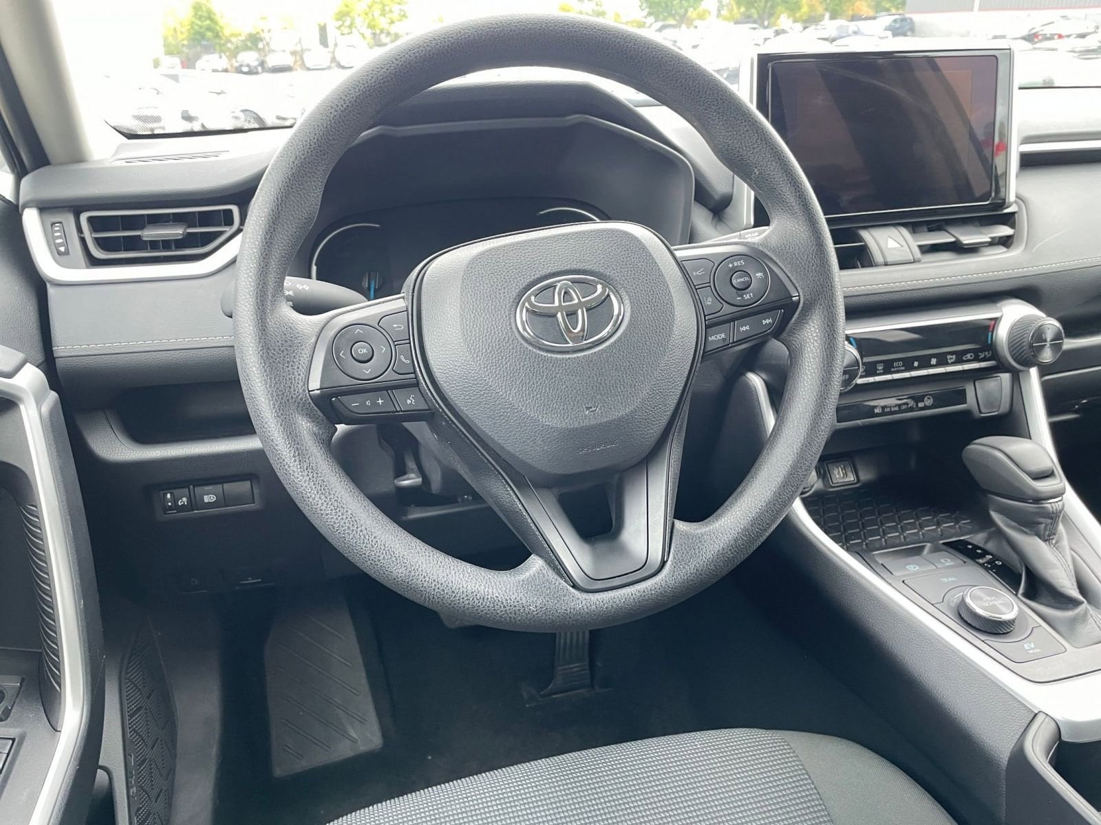 Thumbnail: 2025 Toyota RAV4 - 33