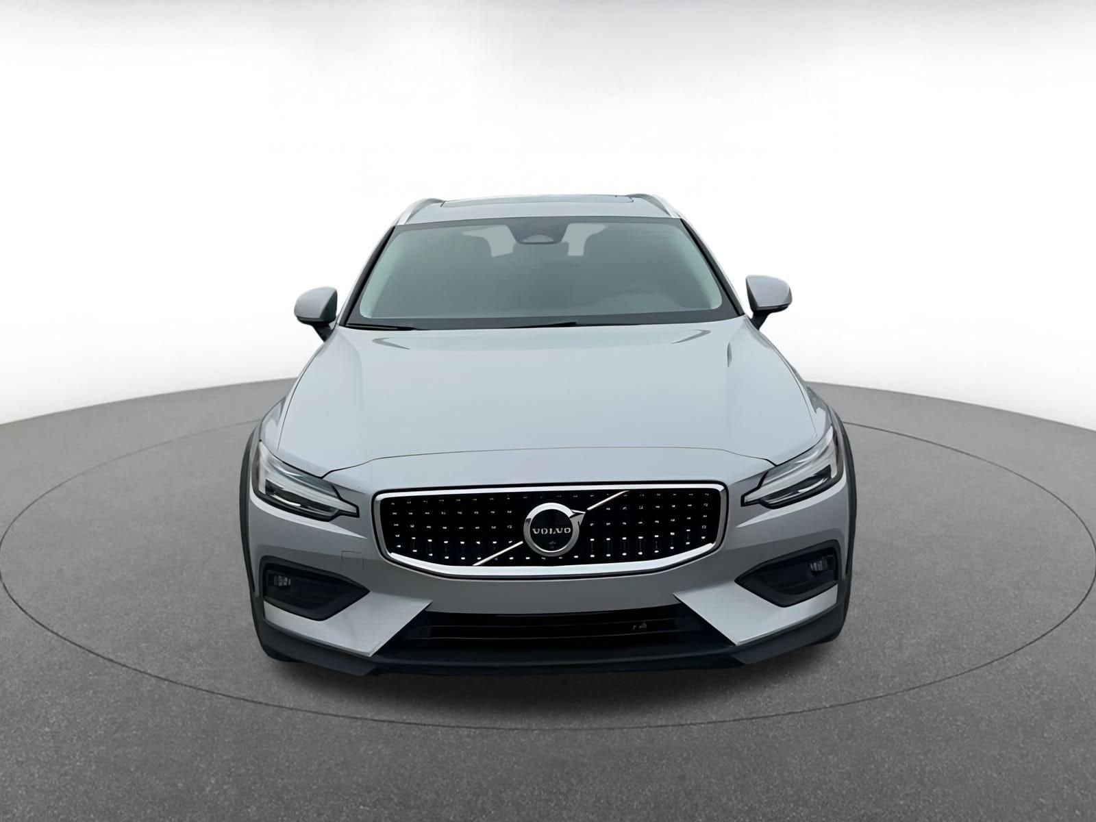 Thumbnail: 2025 Volvo S60 - 4