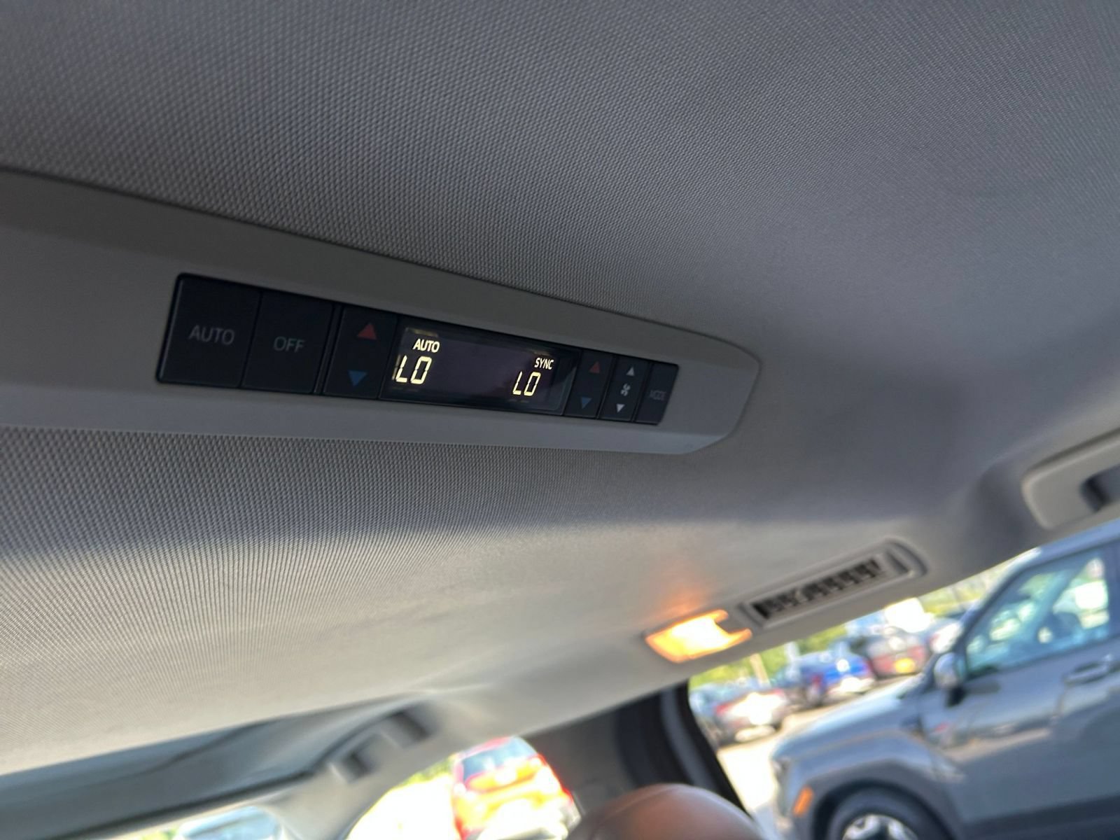 Thumbnail: 2025 Toyota Sienna - 21