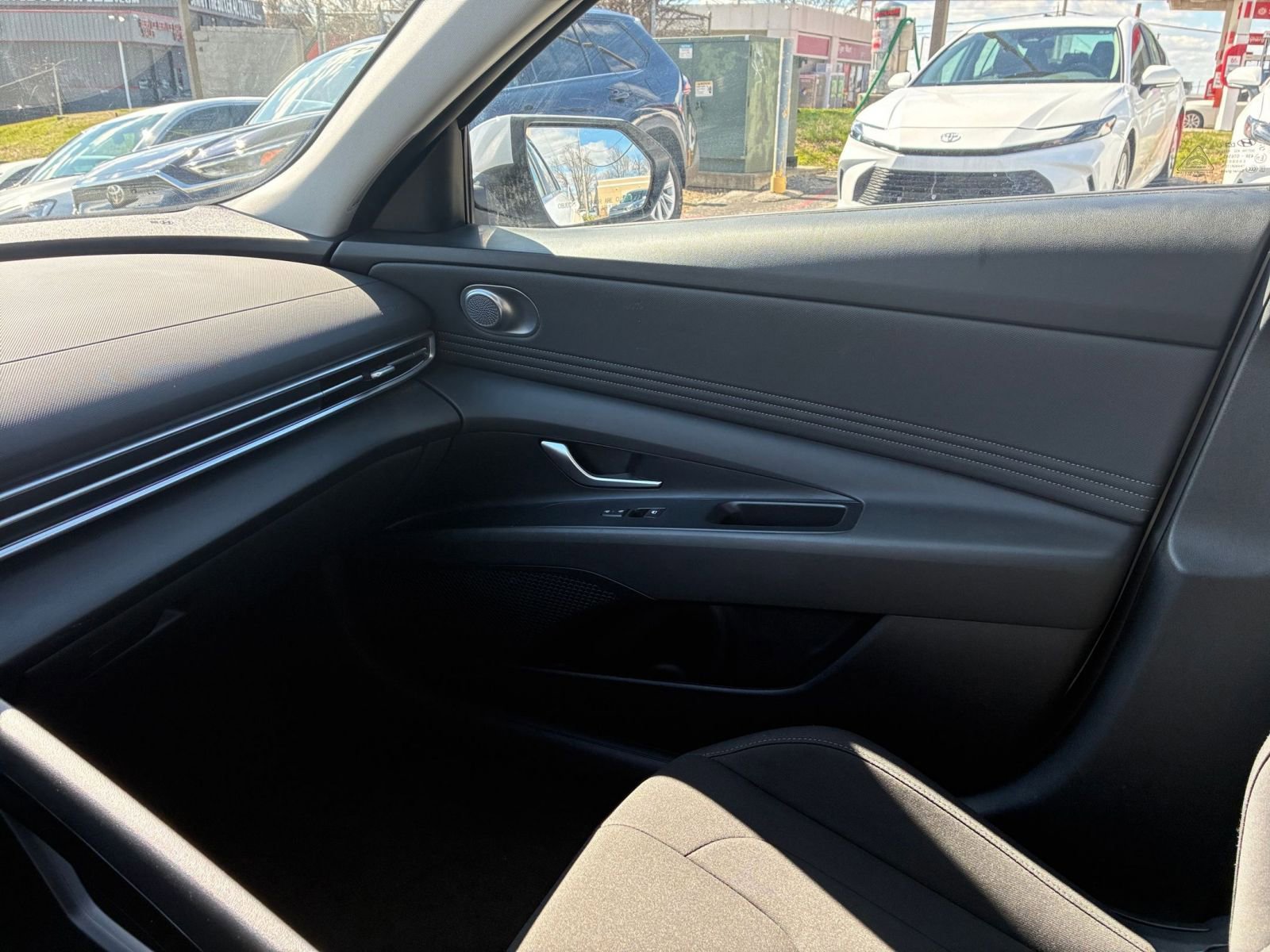 Thumbnail: 2025 Hyundai Elantra - 30