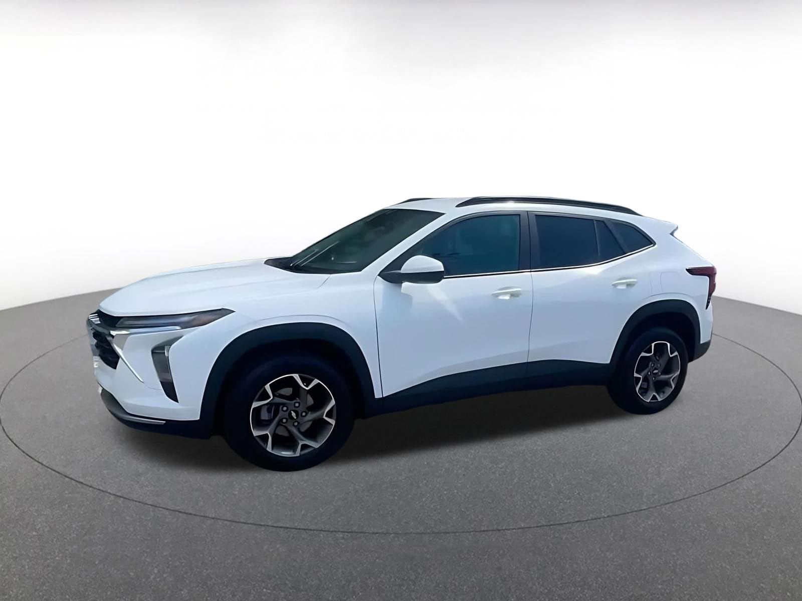 Thumbnail: 2025 Chevrolet Trax - 8