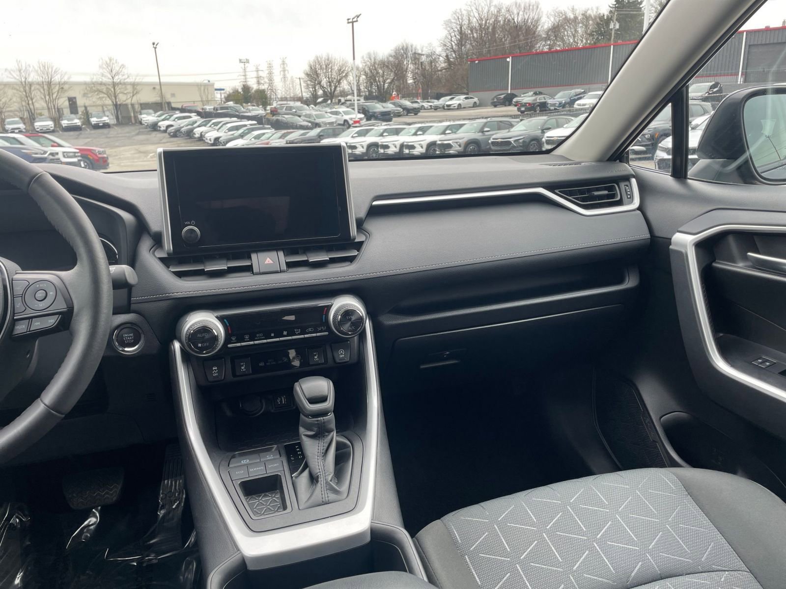 Thumbnail: 2025 Toyota RAV4 - 35