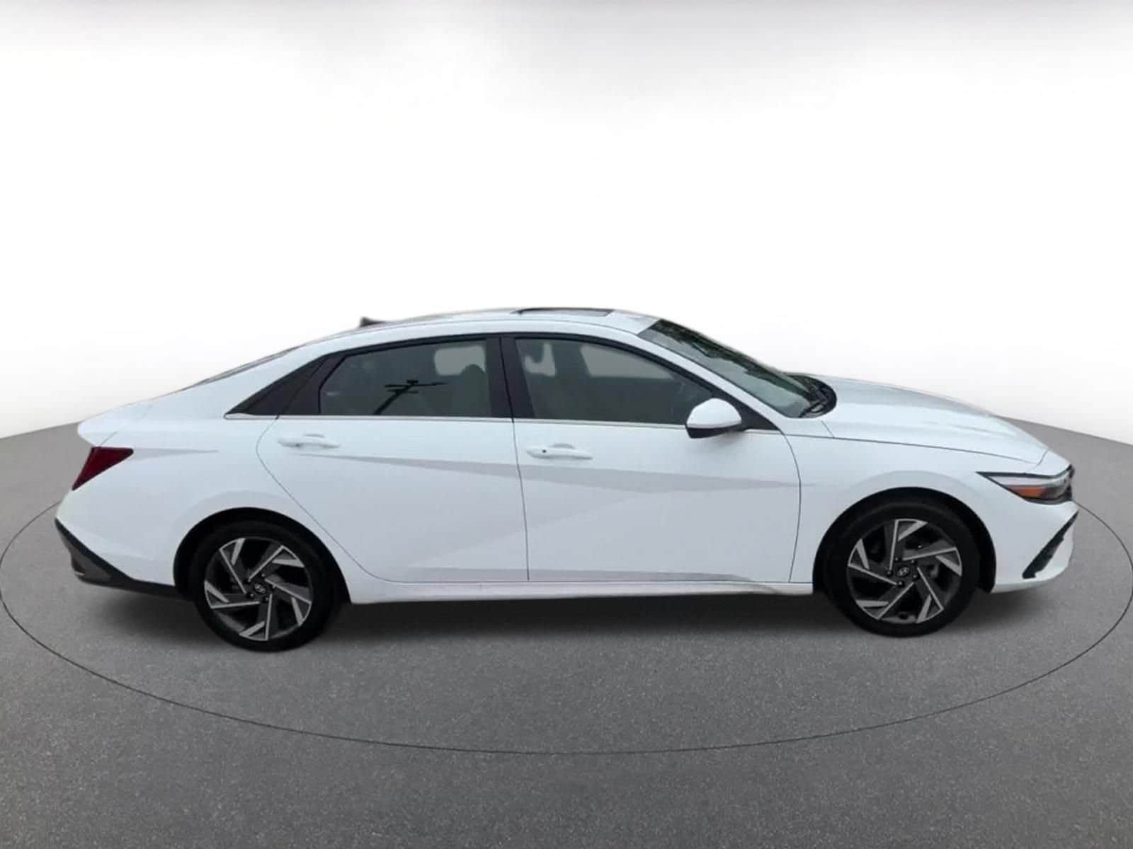 Thumbnail: 2025 Hyundai Elantra - 16