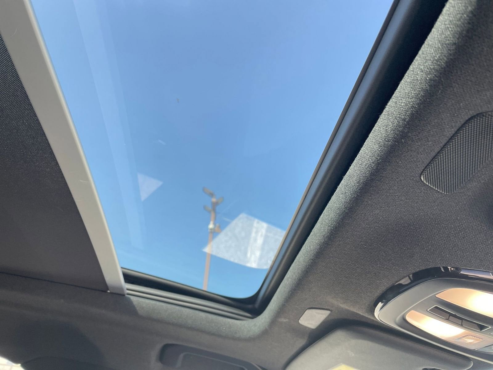 Thumbnail: 2024 Volvo XC40 - 29