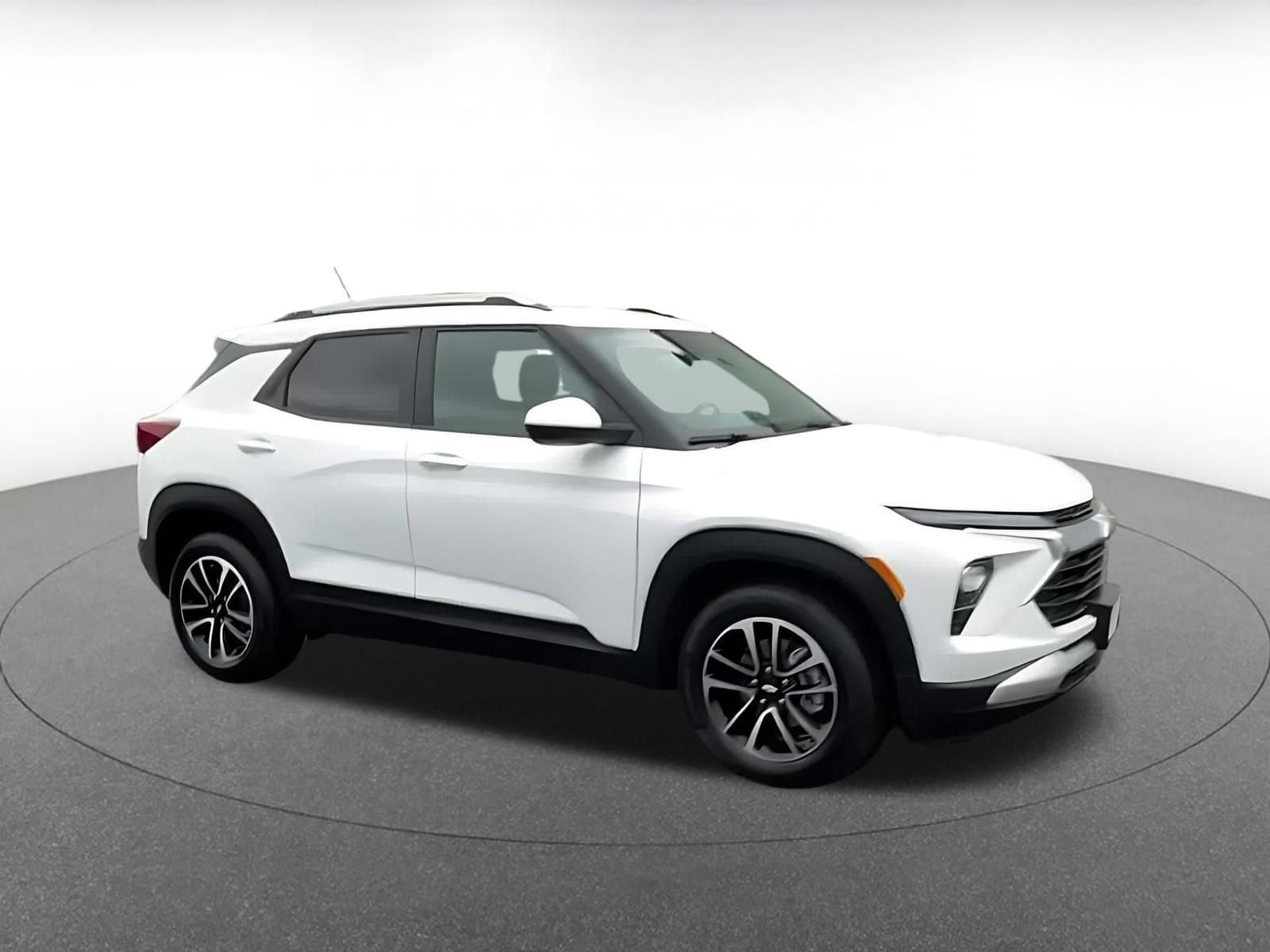 Thumbnail: 2025 Chevrolet TrailBlazer - 2