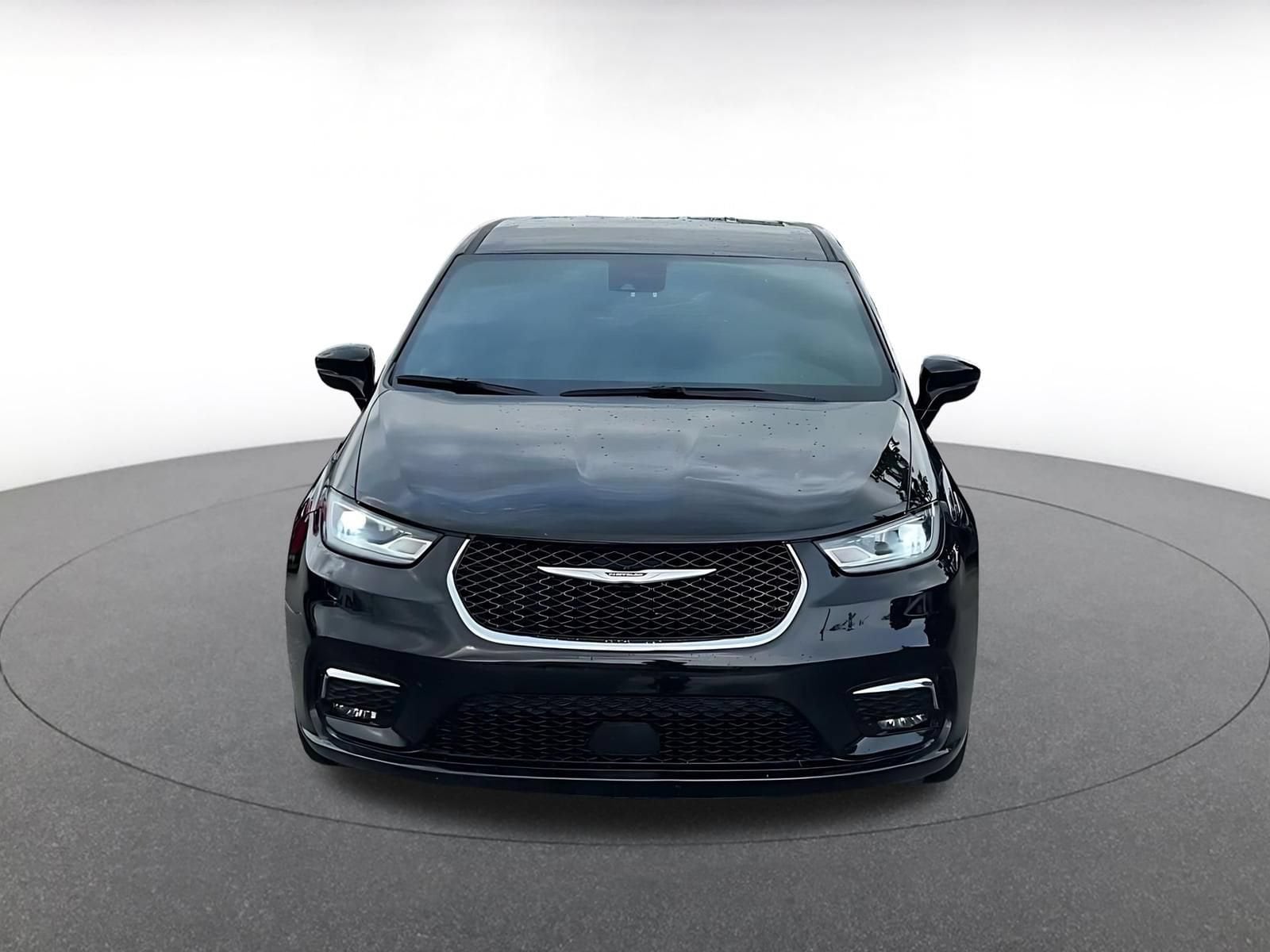 Thumbnail: 2025 Chrysler Pacifica - 4