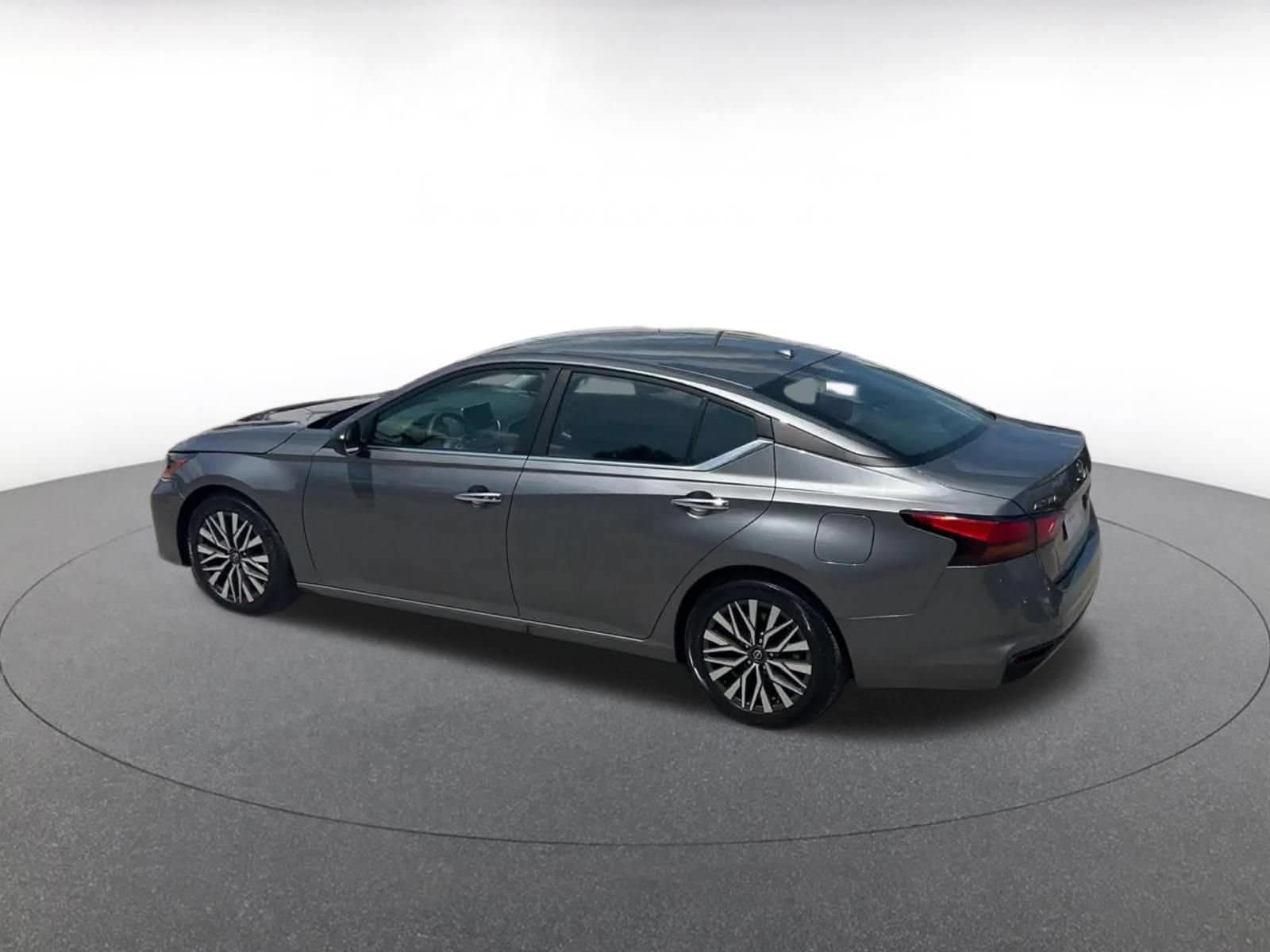 Thumbnail: 2025 Nissan Altima - 8